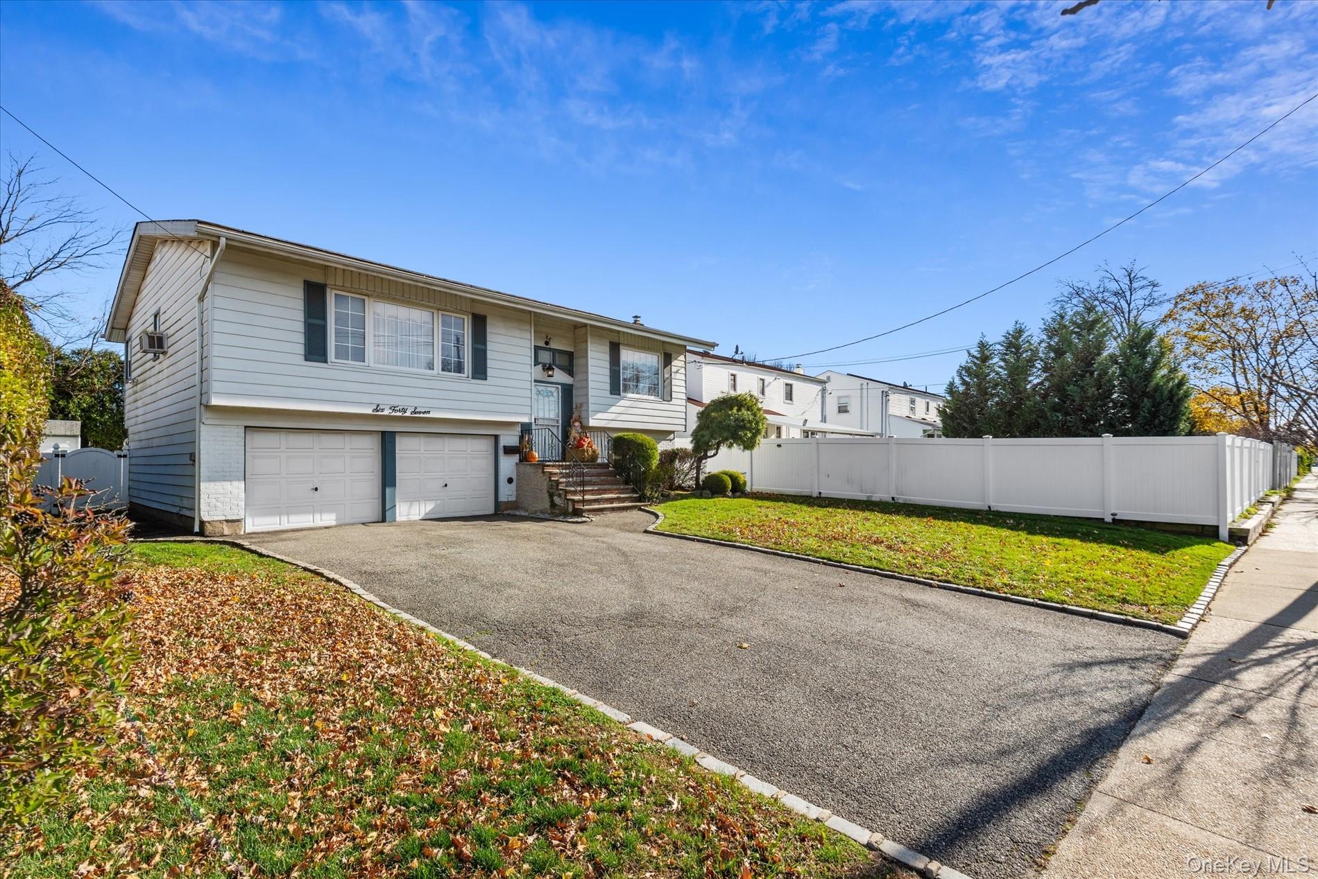 #1 photo, 647 Seamans Neck Road, Seaford , NY 11783