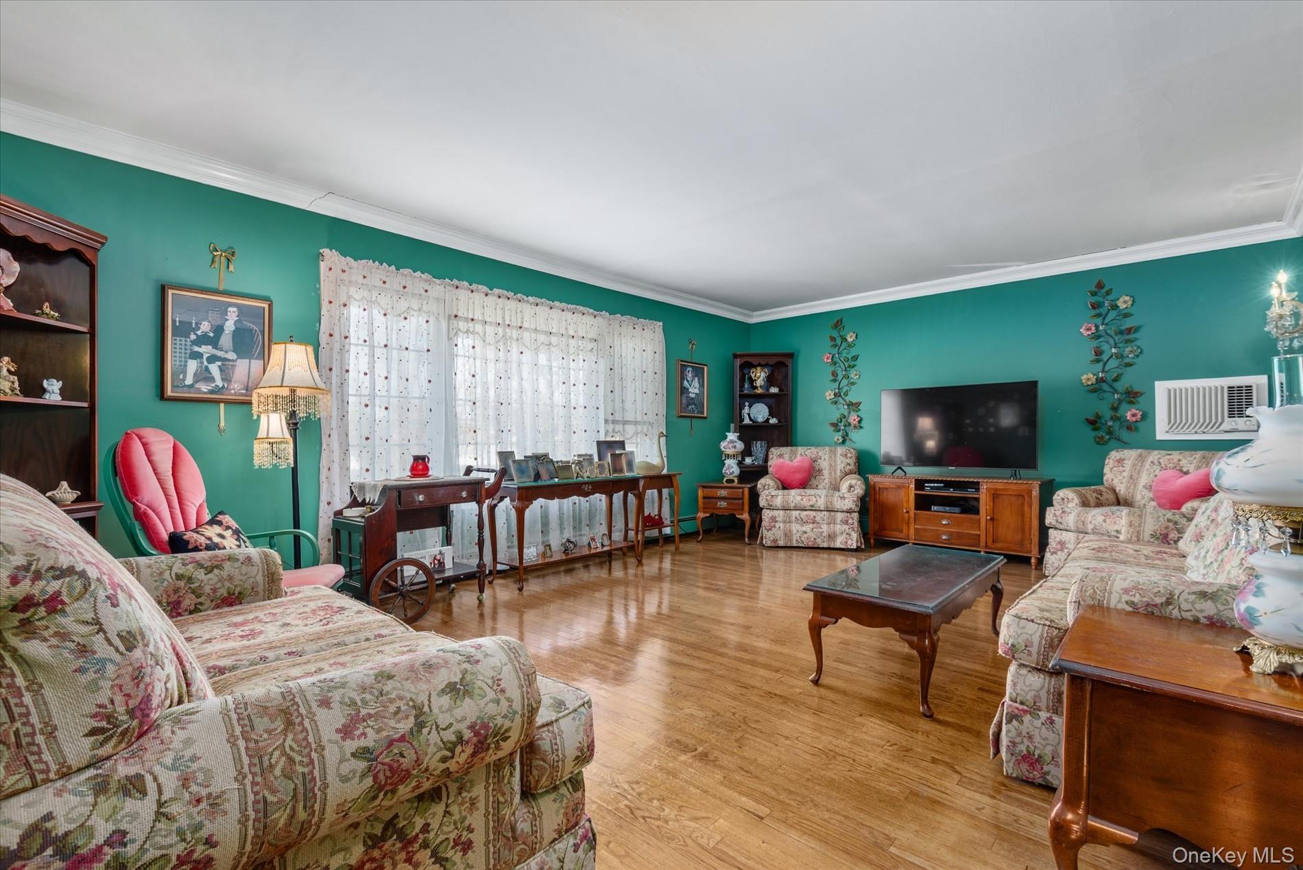 #2 photo, 647 Seamans Neck Road, Seaford , NY 11783