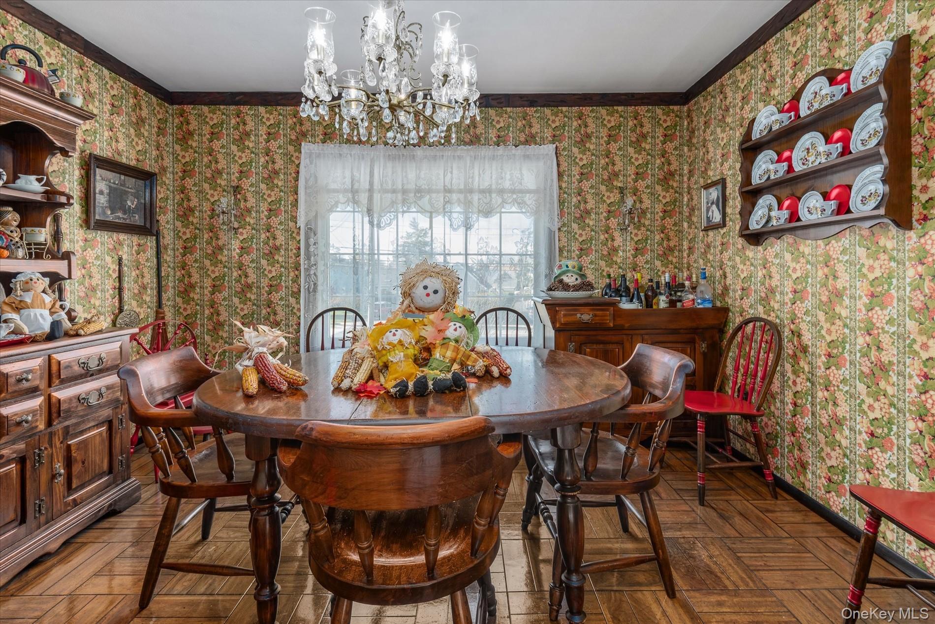 #7 photo, 647 Seamans Neck Road, Seaford , NY 11783