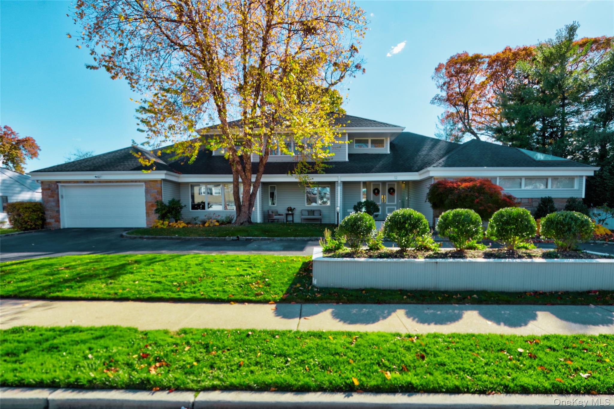 #1 photo, 12 Combes Avenue, 长岛 Rockville Centre , NY 11570