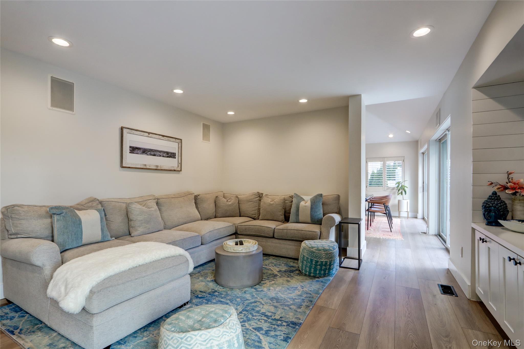 #13 photo, 12 Combes Avenue, 长岛 Rockville Centre , NY 11570