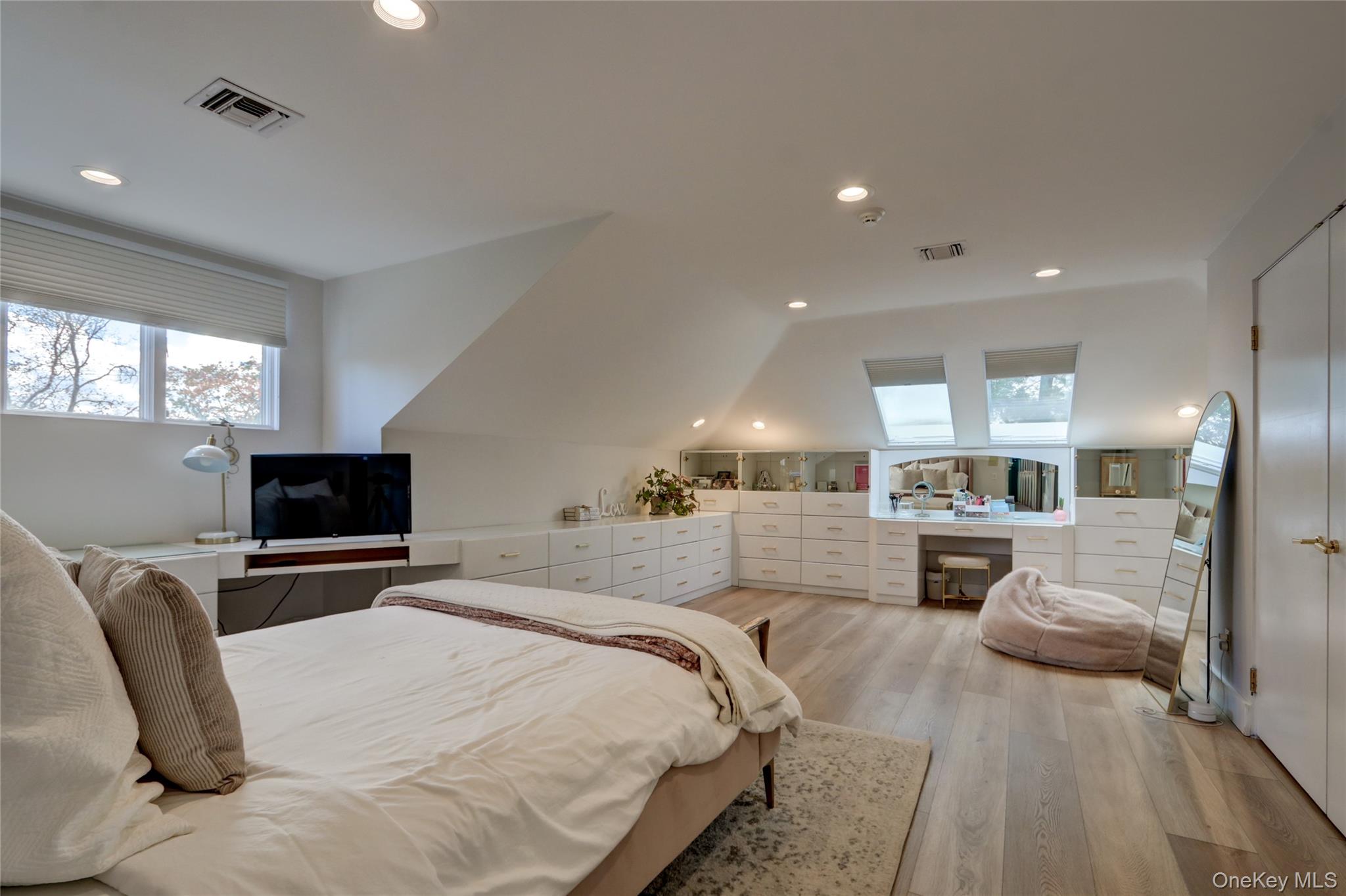 #19 photo, 12 Combes Avenue, 长岛 Rockville Centre , NY 11570