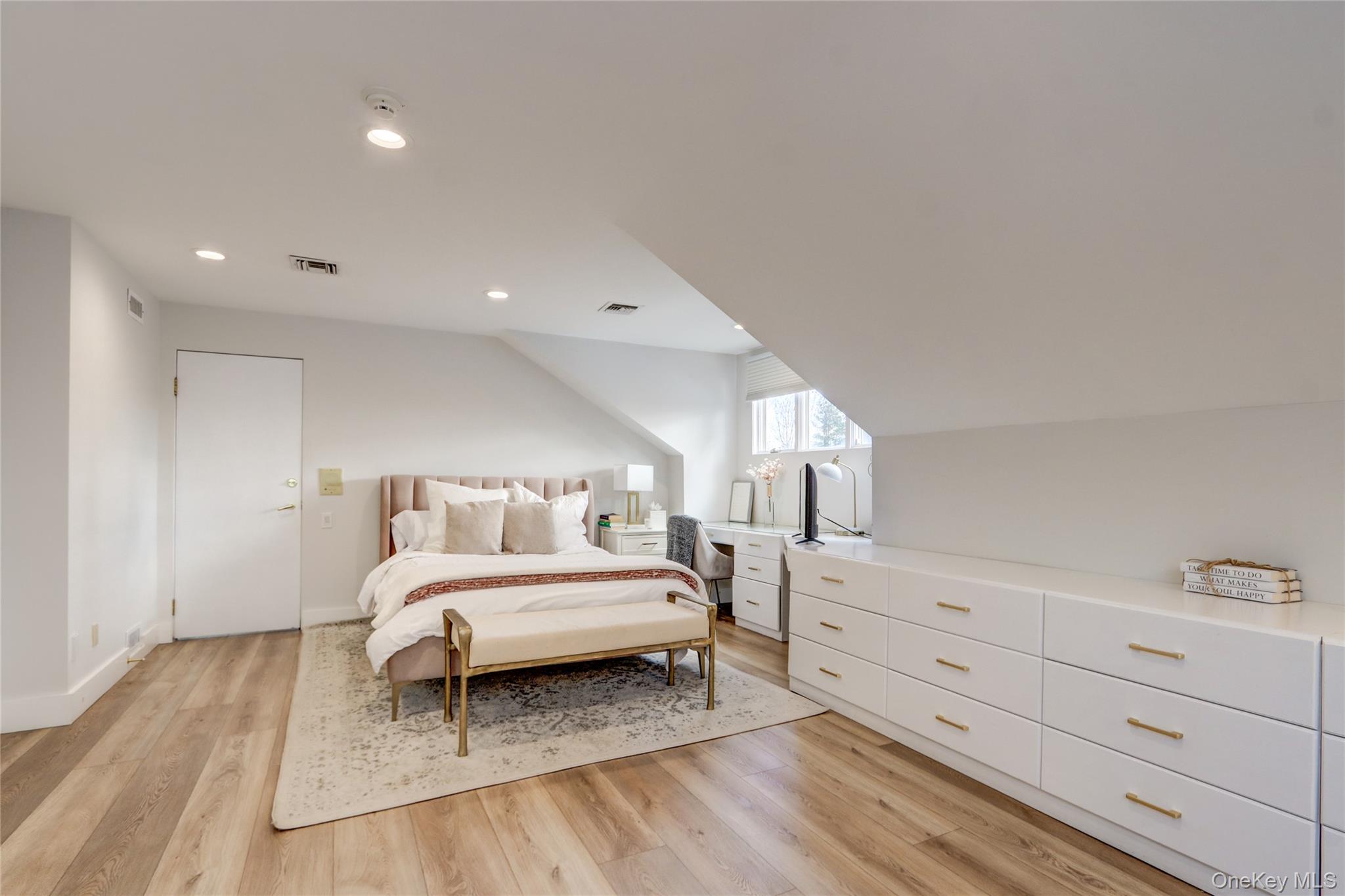 #20 photo, 12 Combes Avenue, 长岛 Rockville Centre , NY 11570