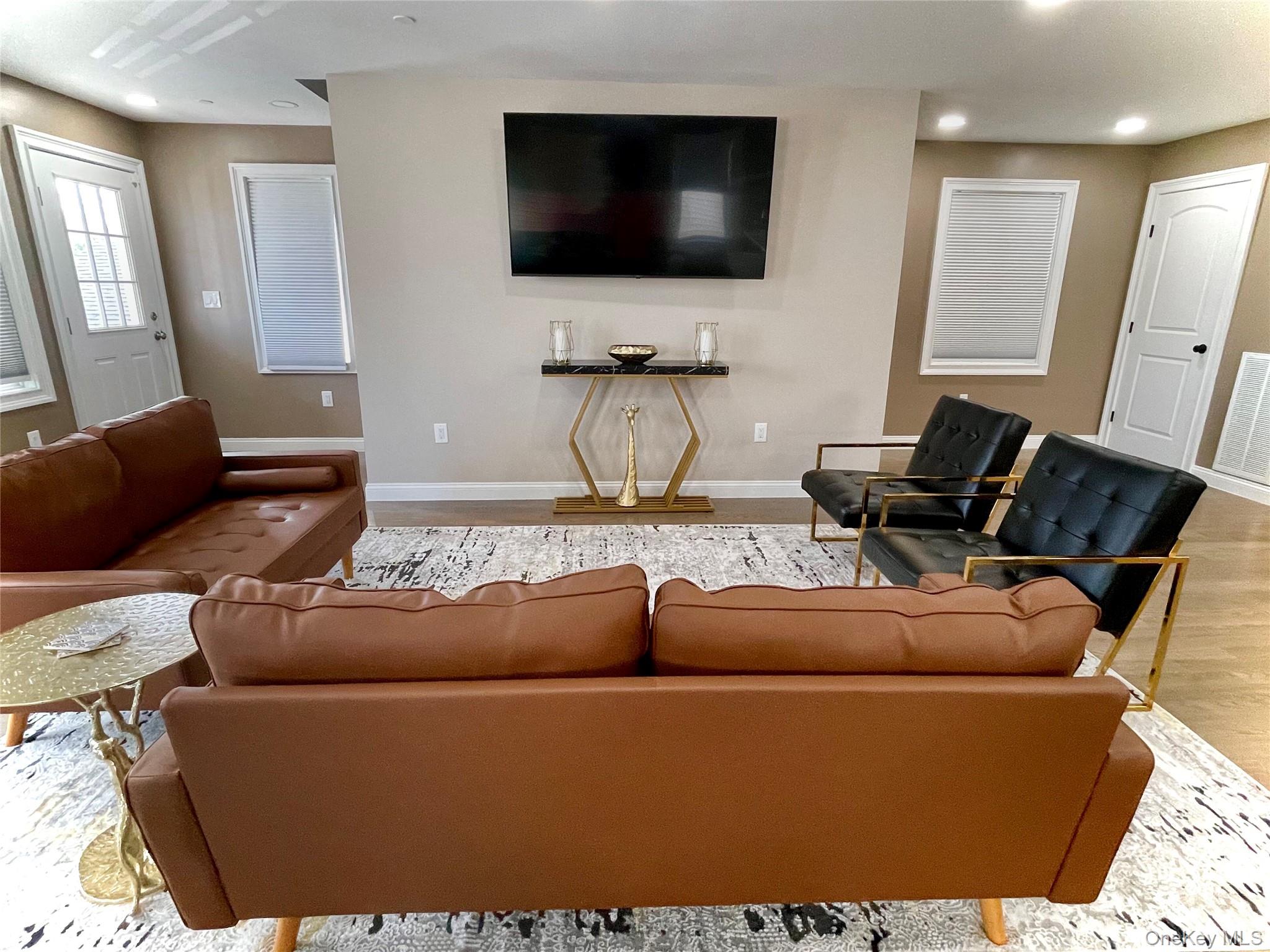 #2 photo, 91 E Fulton Street, Long Beach , NY 11561