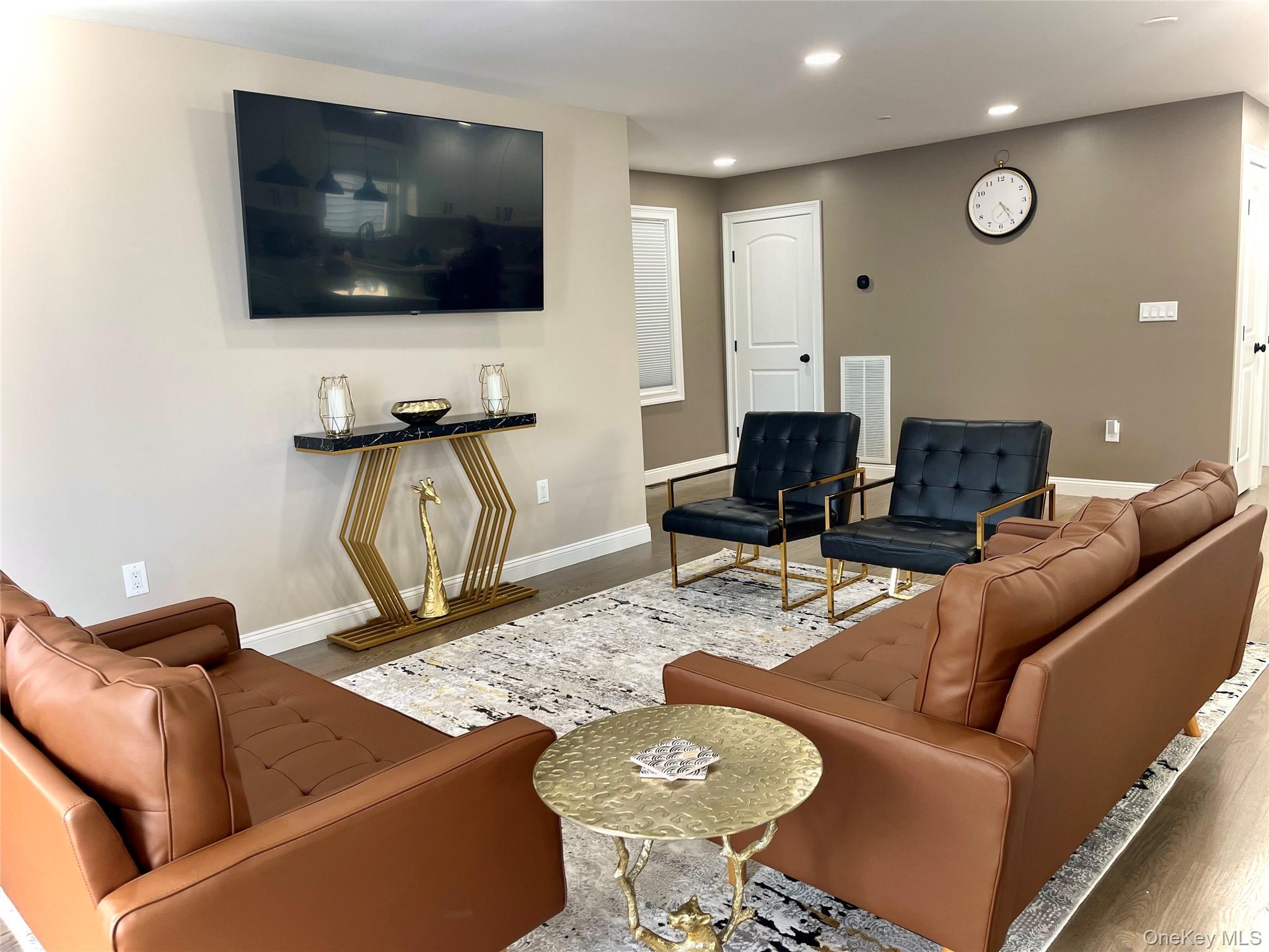 #3 photo, 91 E Fulton Street, Long Beach , NY 11561