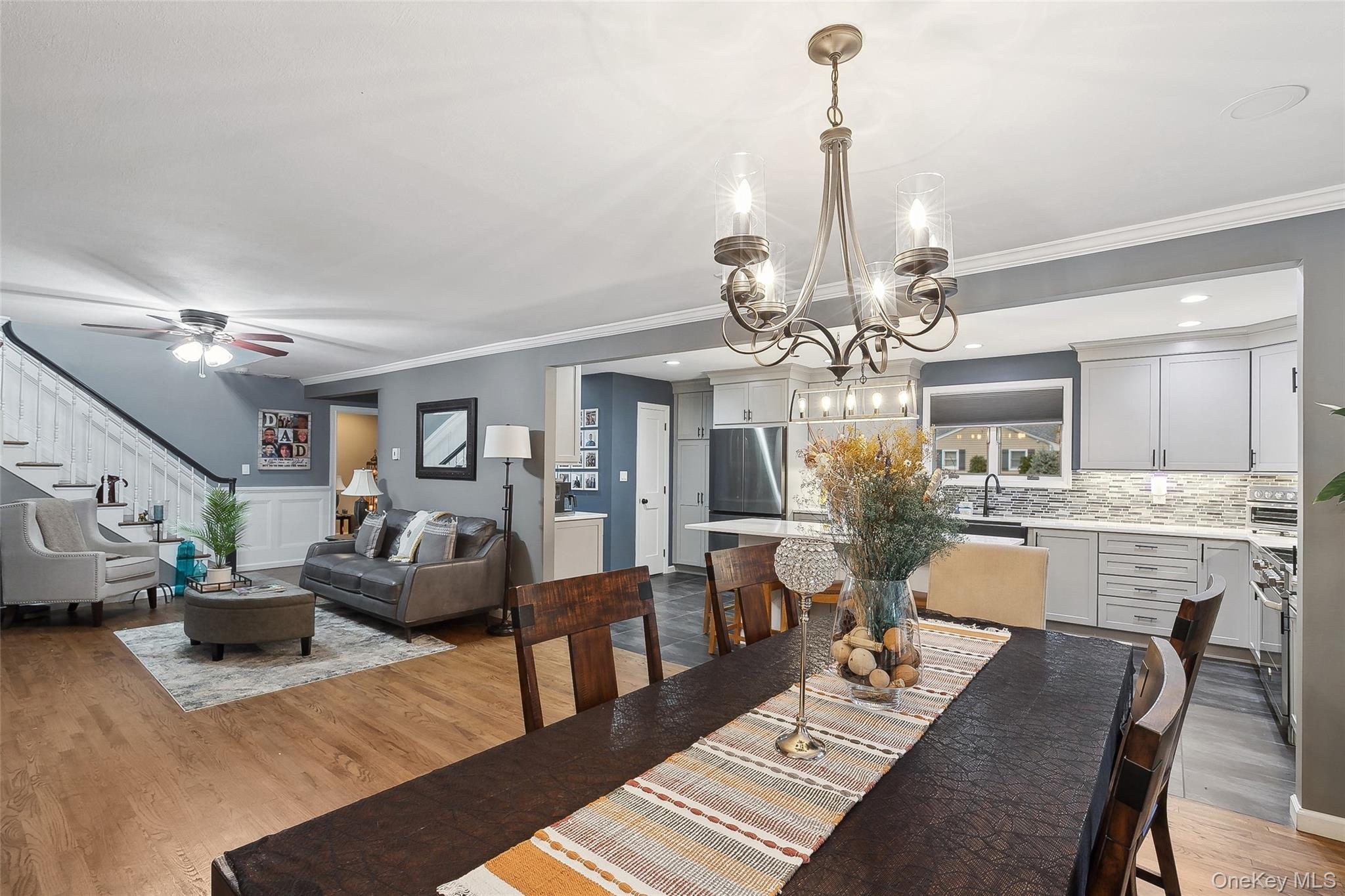 #17 photo, 241 N Hamilton Avenue, Lindenhurst , NY 11757