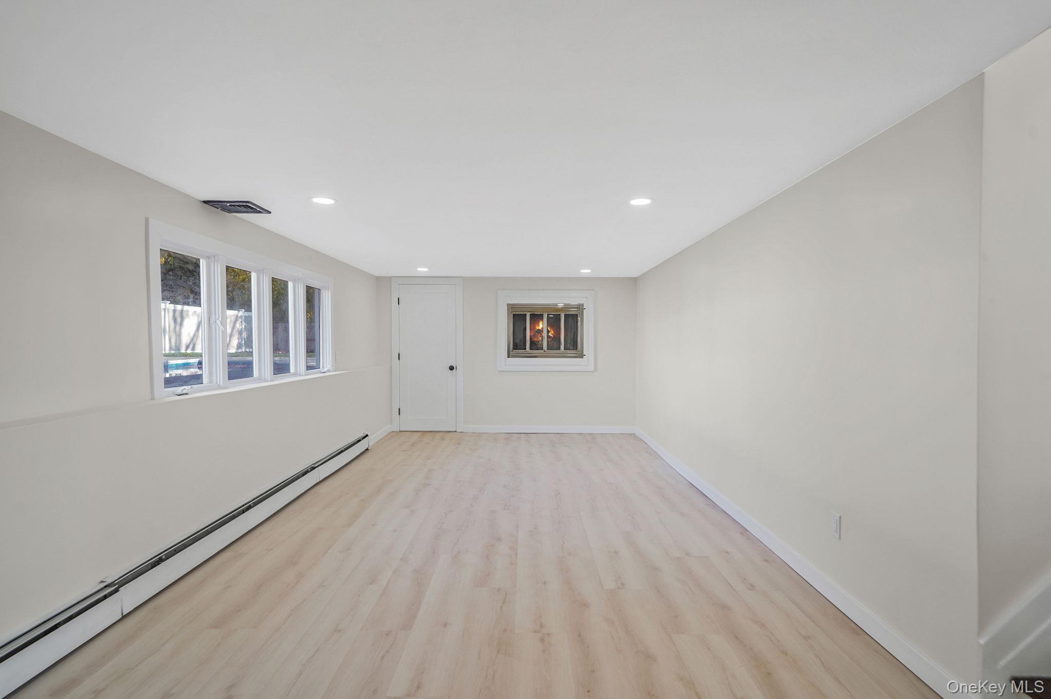 #12 photo, 67 Bardolier Lane, 东长岛 海湾 Bay Shore , NY 11706