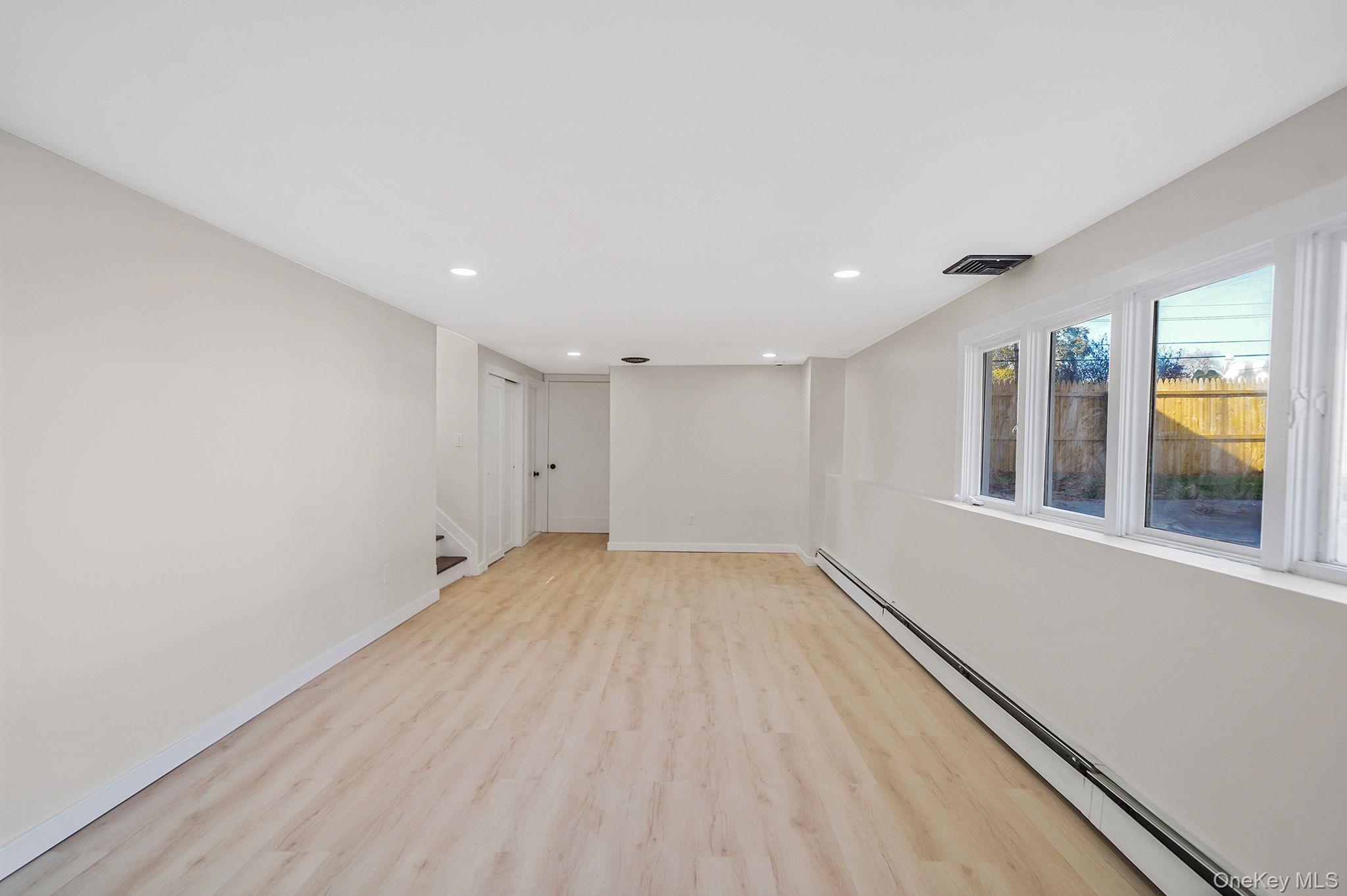 #15 photo, 67 Bardolier Lane, 东长岛 海湾 Bay Shore , NY 11706