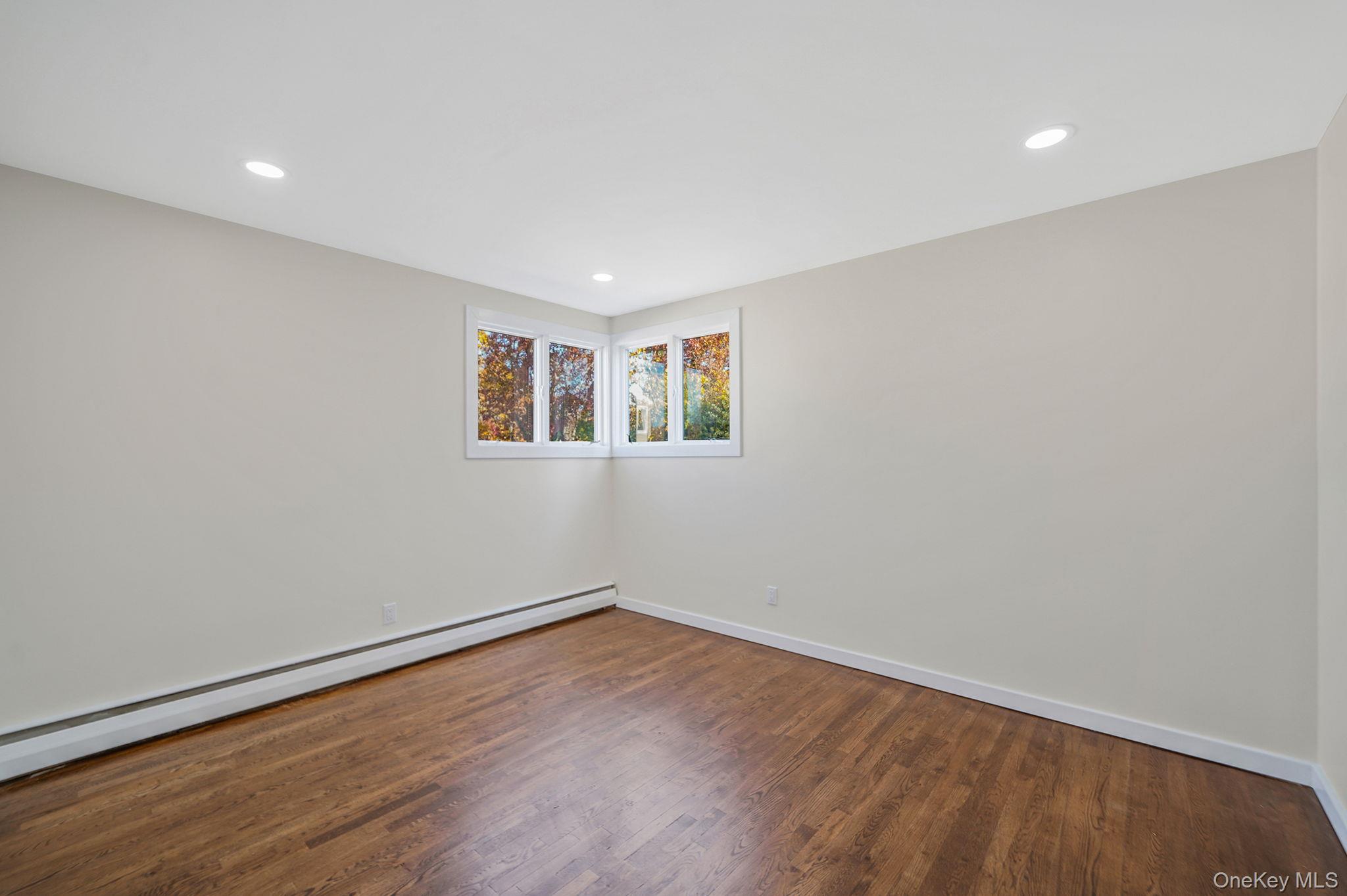 #17 photo, 67 Bardolier Lane, 东长岛 海湾 Bay Shore , NY 11706