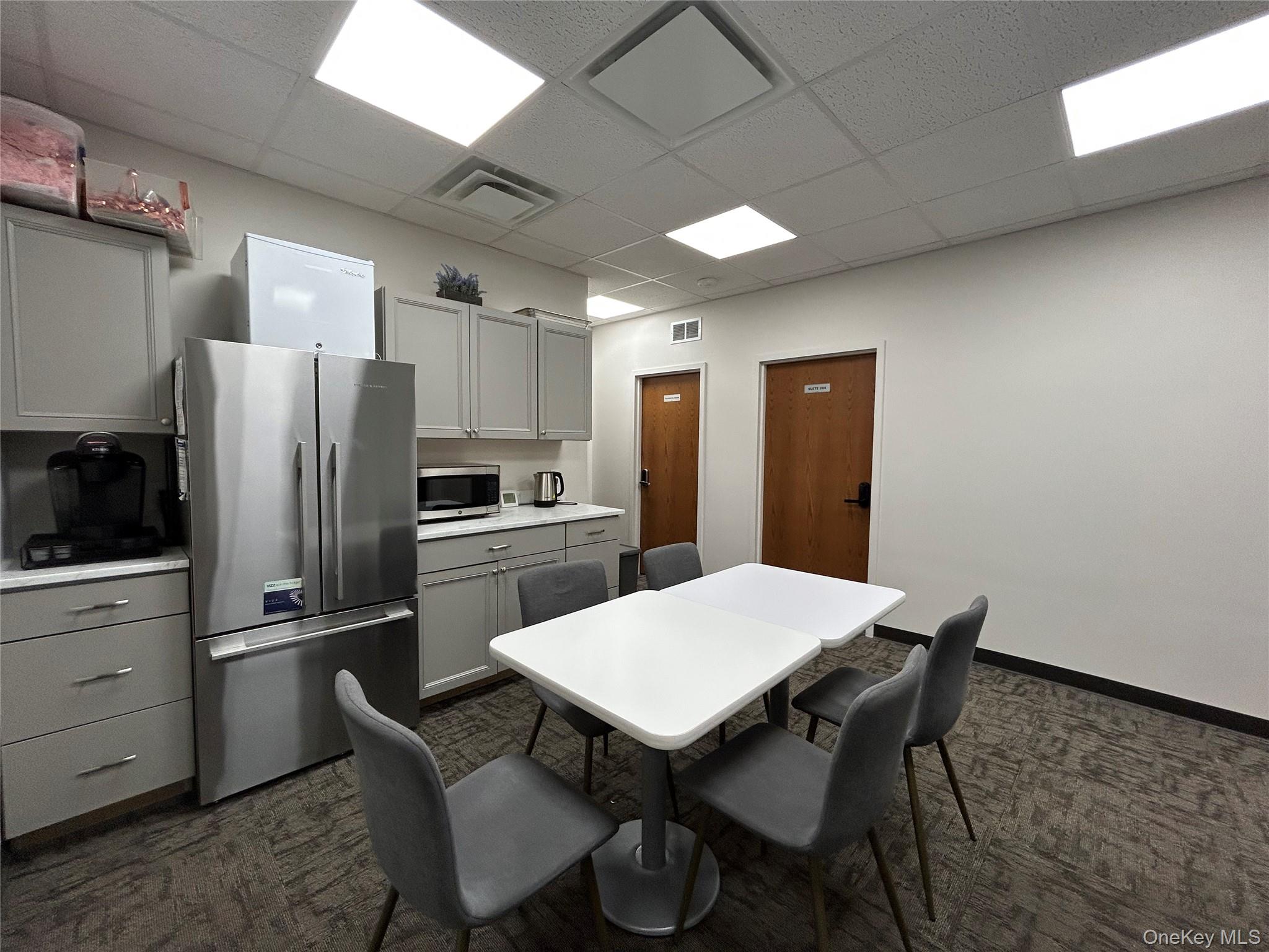 #3 photo, 5 Sunrise Plaza, नासाउ काउंटी Valley Stream , NY 11580