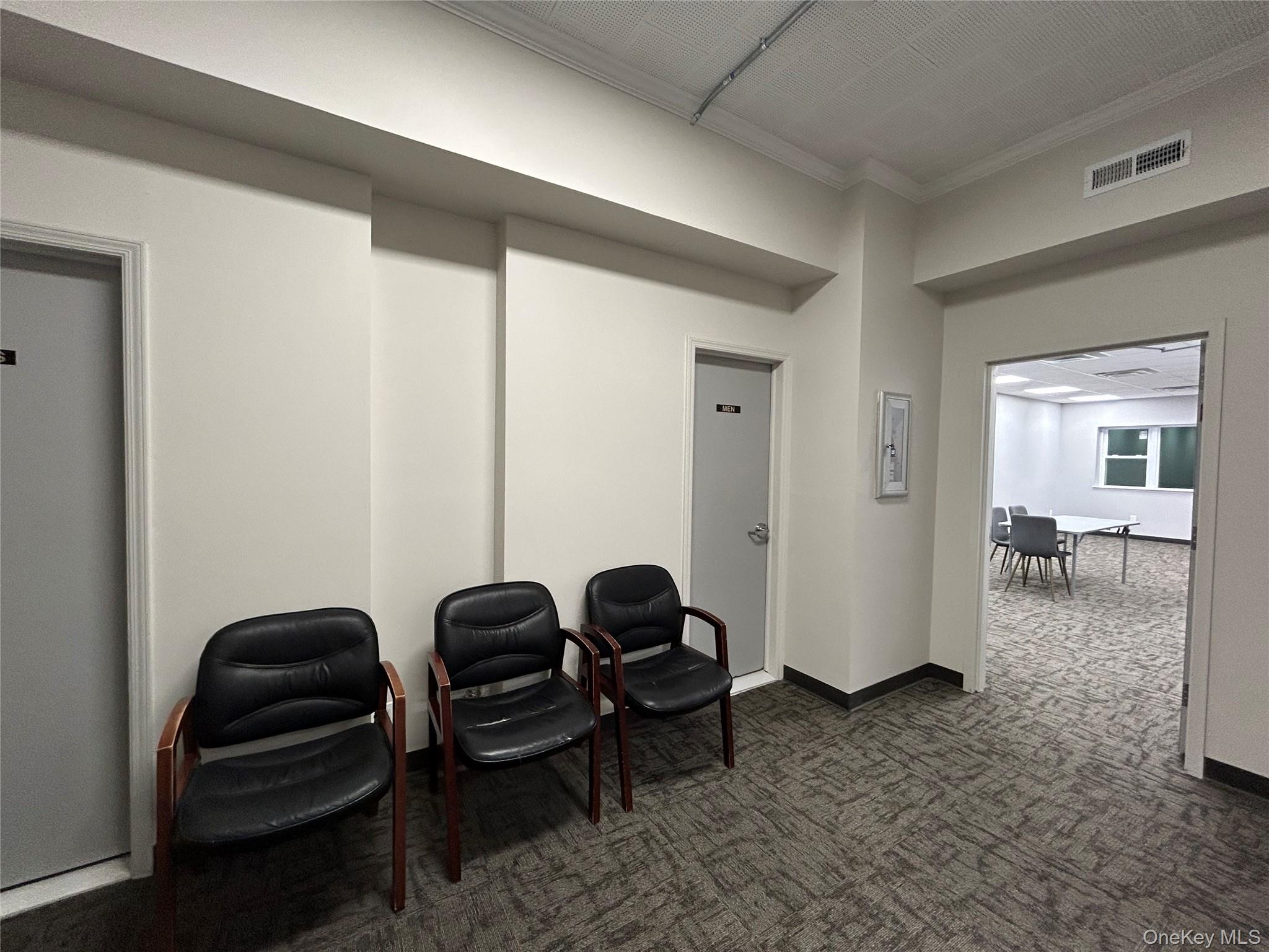 #6 photo, 5 Sunrise Plaza, नासाउ काउंटी Valley Stream , NY 11580