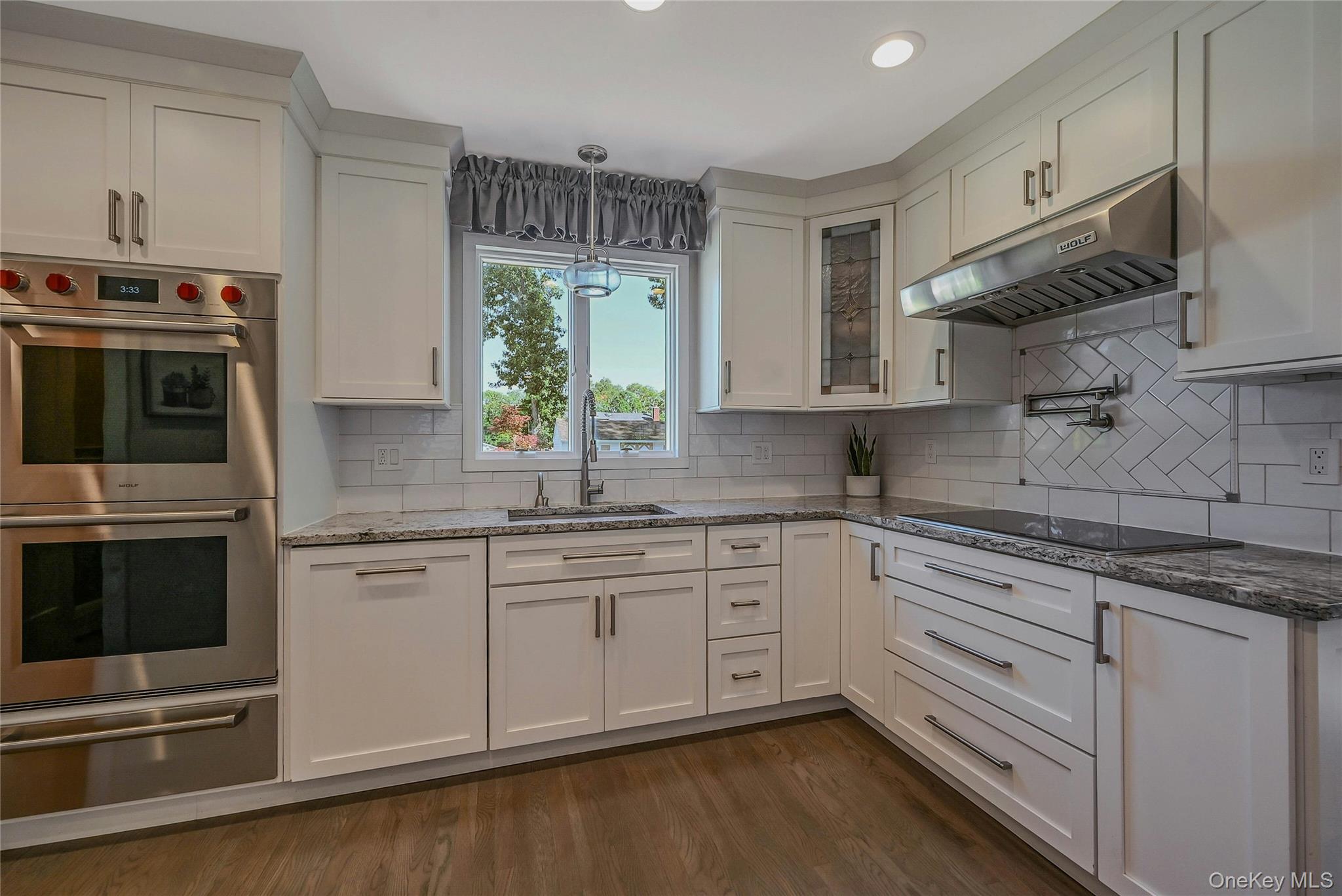 #11 photo, 51 Oakwood Hills Drive, מחוז סאפוק East Islip , NY 11730