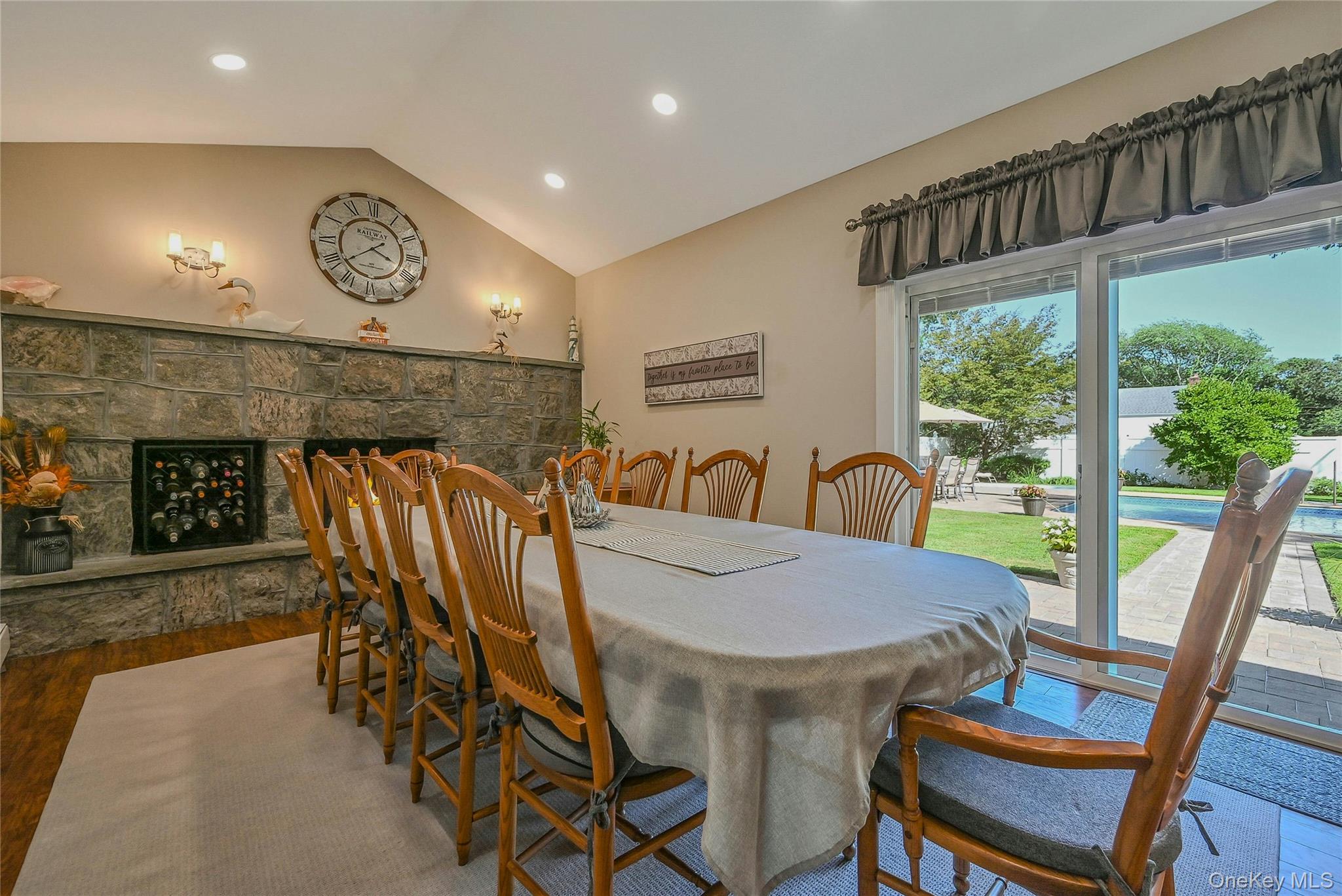 #16 photo, 51 Oakwood Hills Drive, מחוז סאפוק East Islip , NY 11730