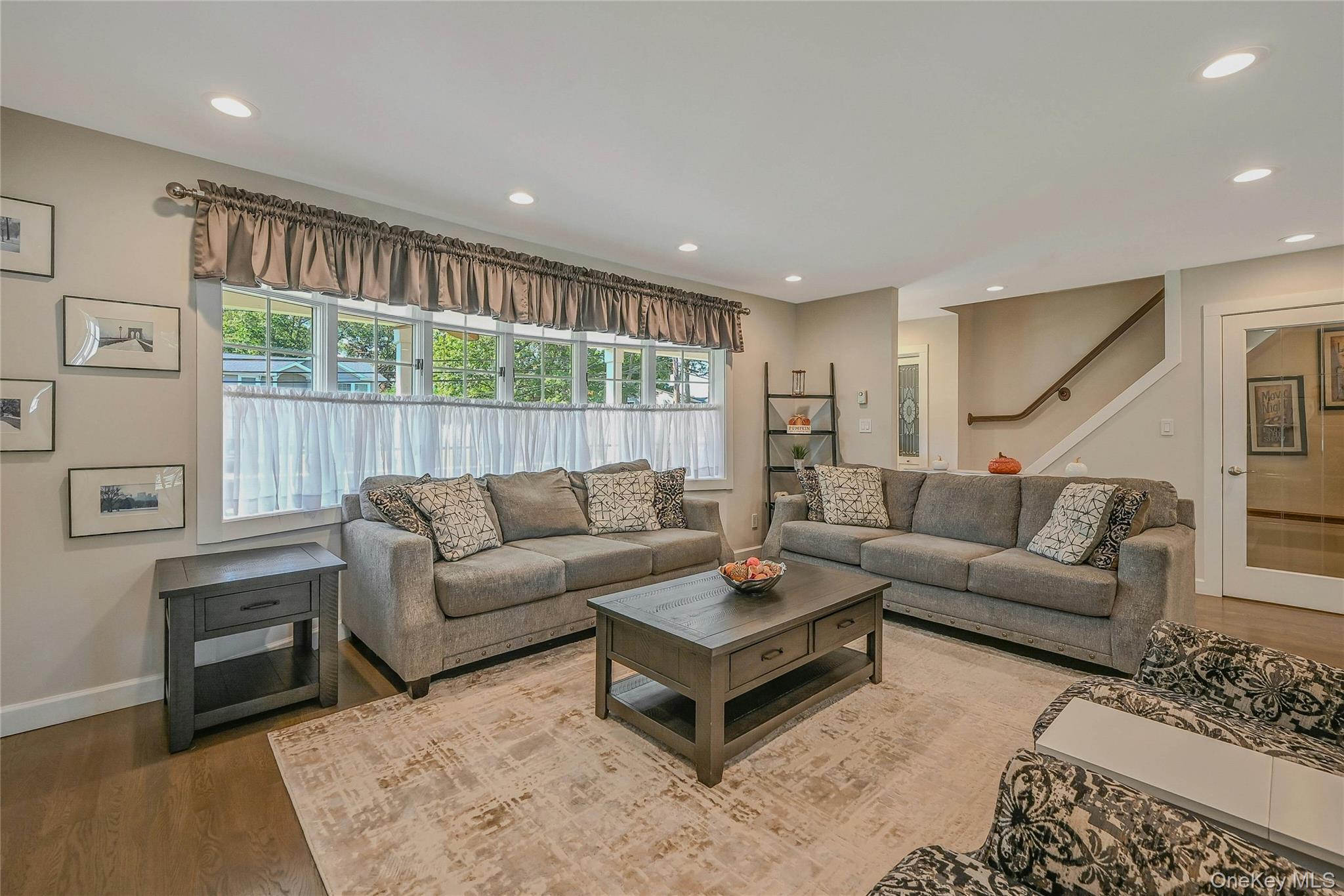 #6 photo, 51 Oakwood Hills Drive, מחוז סאפוק East Islip , NY 11730