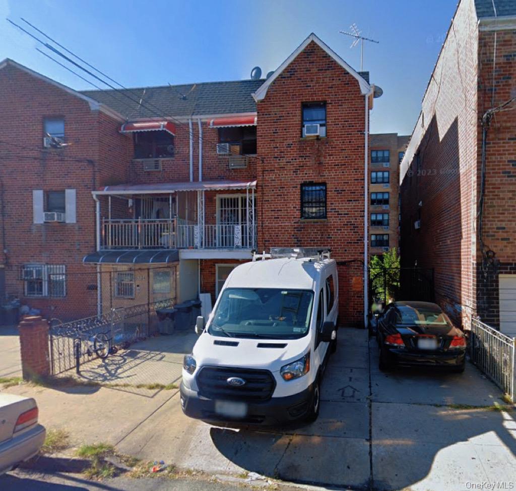 #1 photo, 57-32 Xenia Street, कोरोना Corona , NY 11368