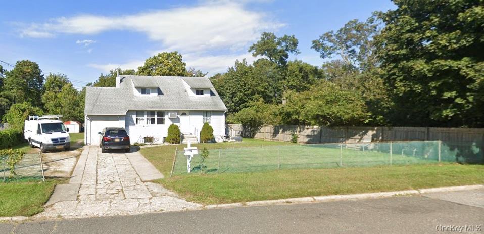 #1 photo, 9 Farragut Avenue, 东长岛 海湾 Bay Shore , NY 11706