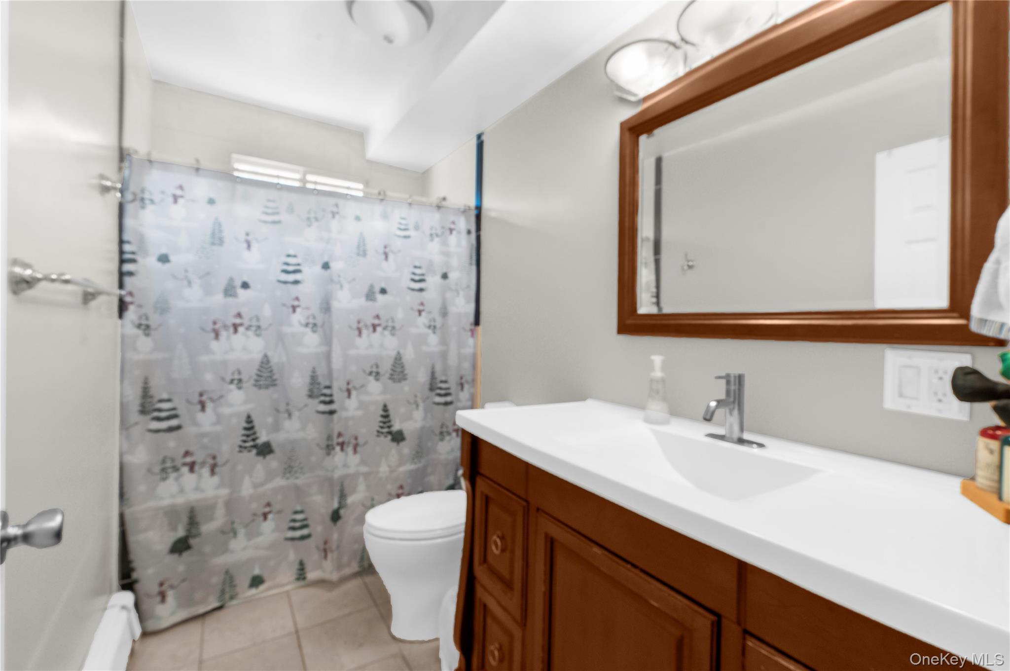 #9 photo, 9 Farragut Avenue, Bay Shore , NY 11706