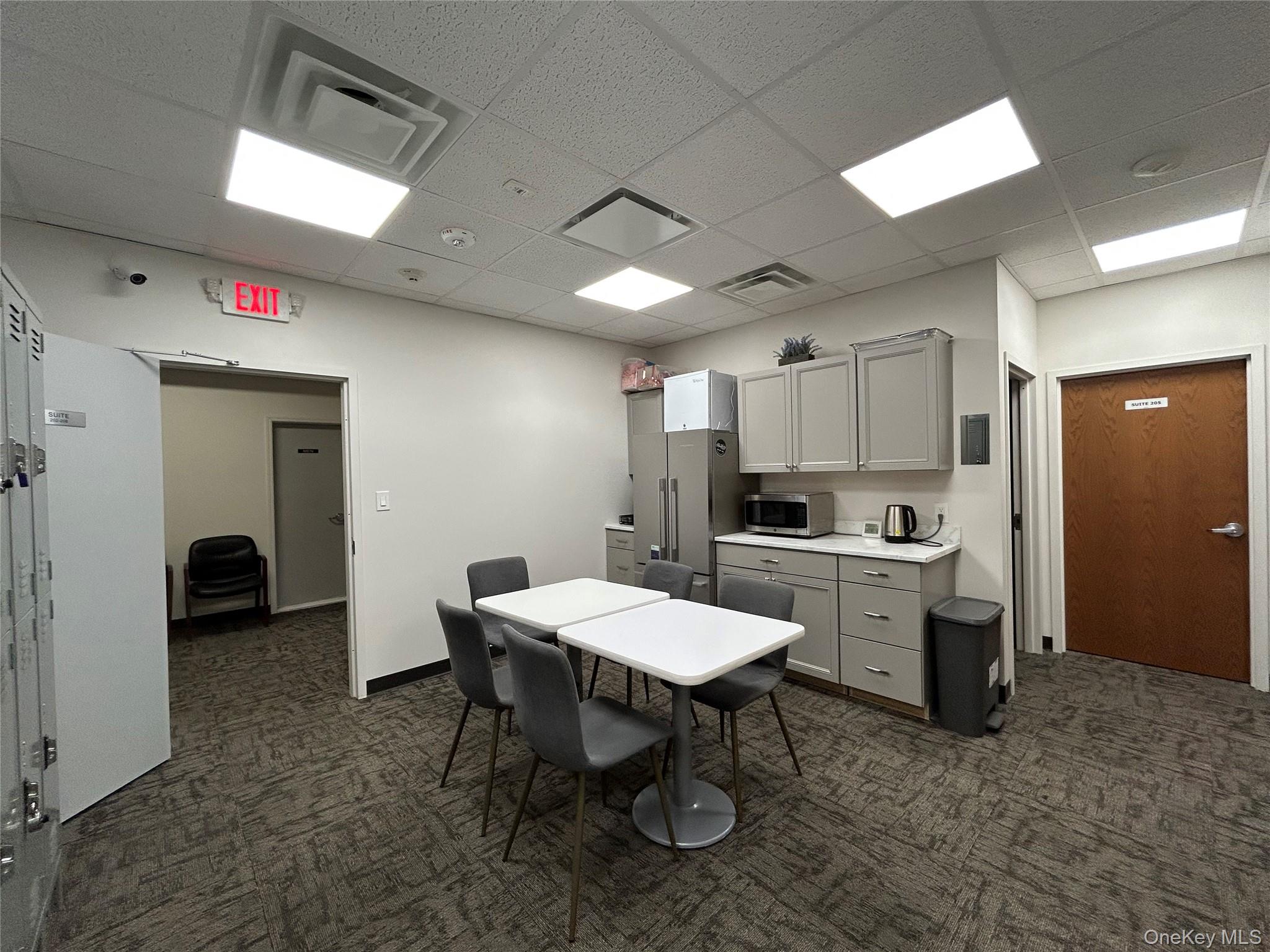 #3 photo, 5 Sunrise Plaza, नासाउ काउंटी Valley Stream , NY 11580