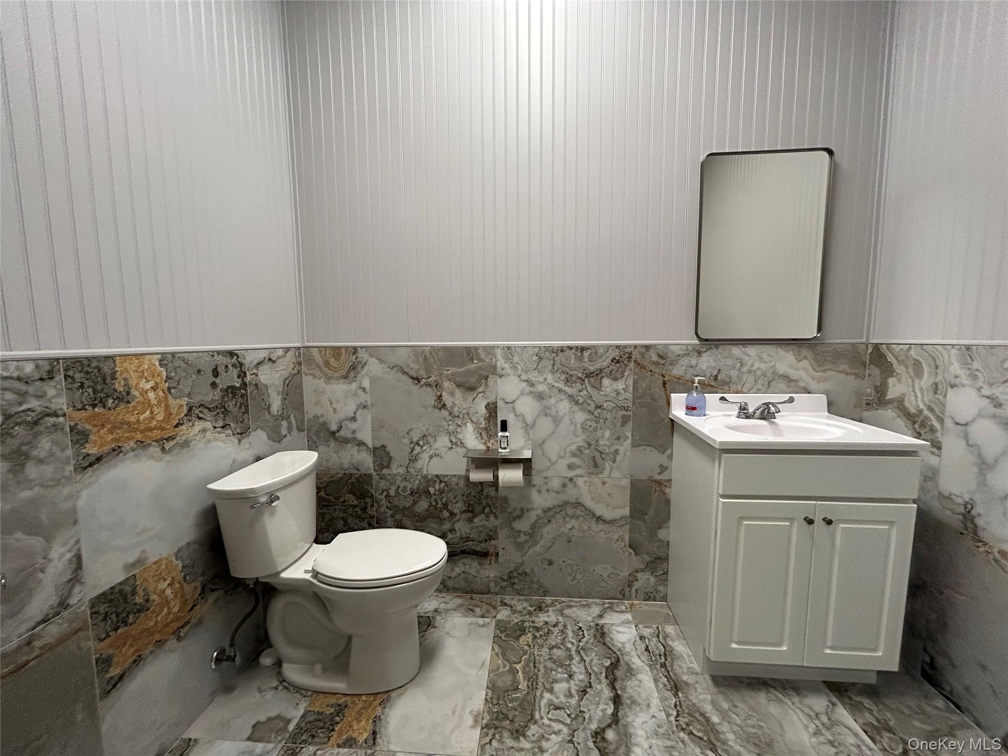 #4 photo, 5 Sunrise Plaza, नासाउ काउंटी Valley Stream , NY 11580