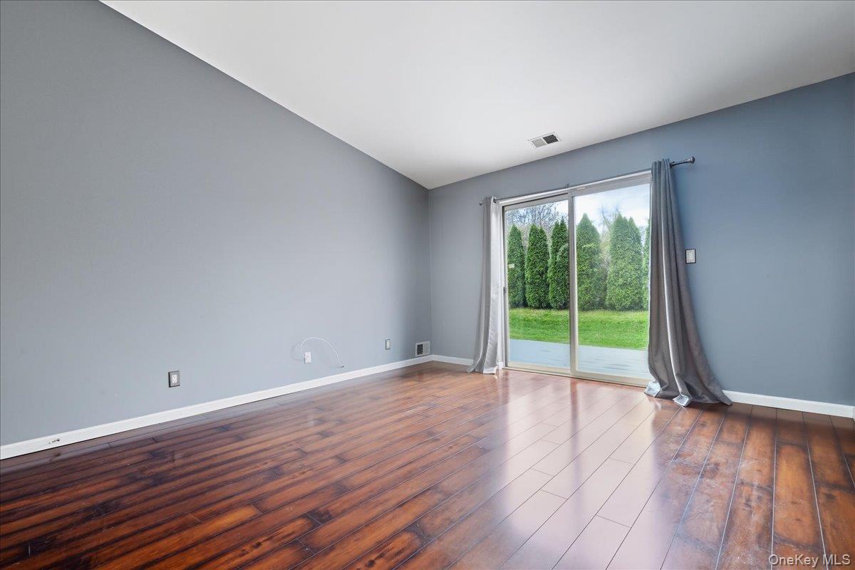 #14 photo, 23 Sandy Hill Road, सफ़ोक काउंटी Commack , NY 11725