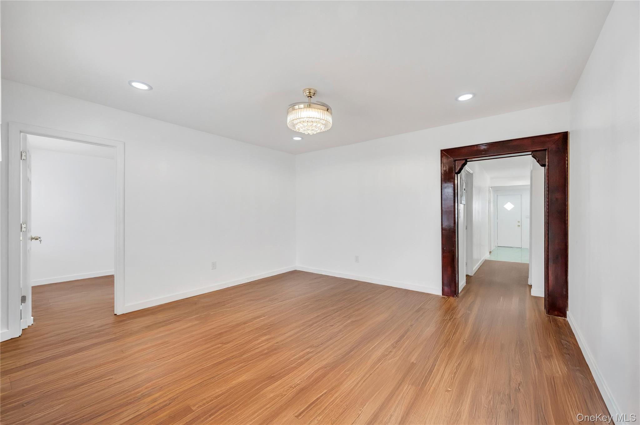 #5 photo, 192-23 116th Road, कुईंस Saint Albans , NY 11412