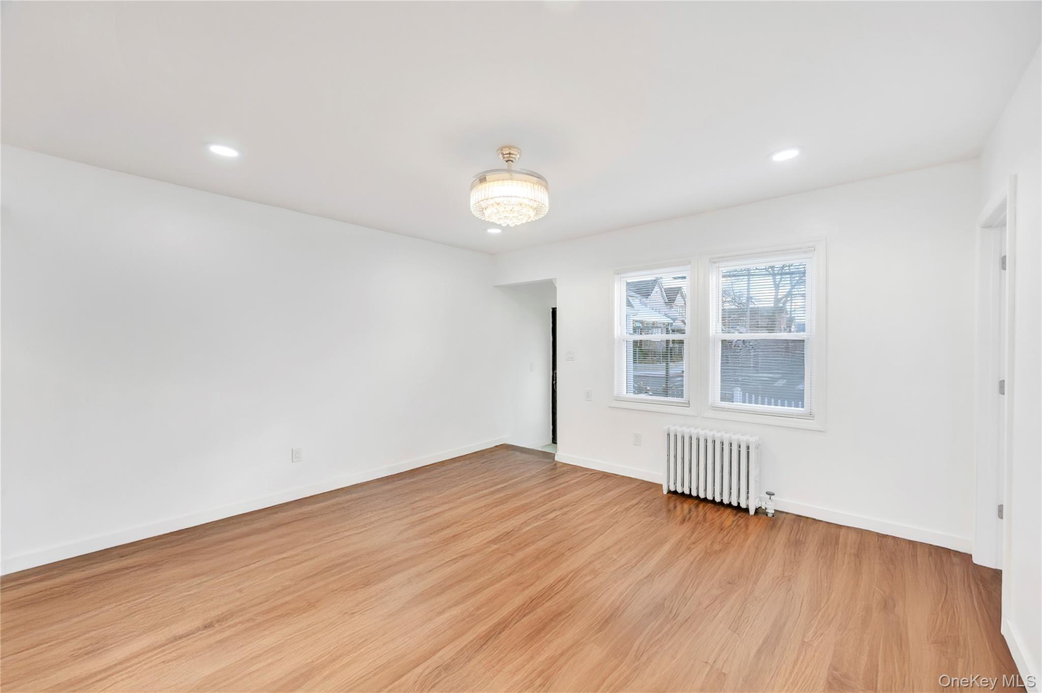 #7 photo, 192-23 116th Road, कुईंस Saint Albans , NY 11412