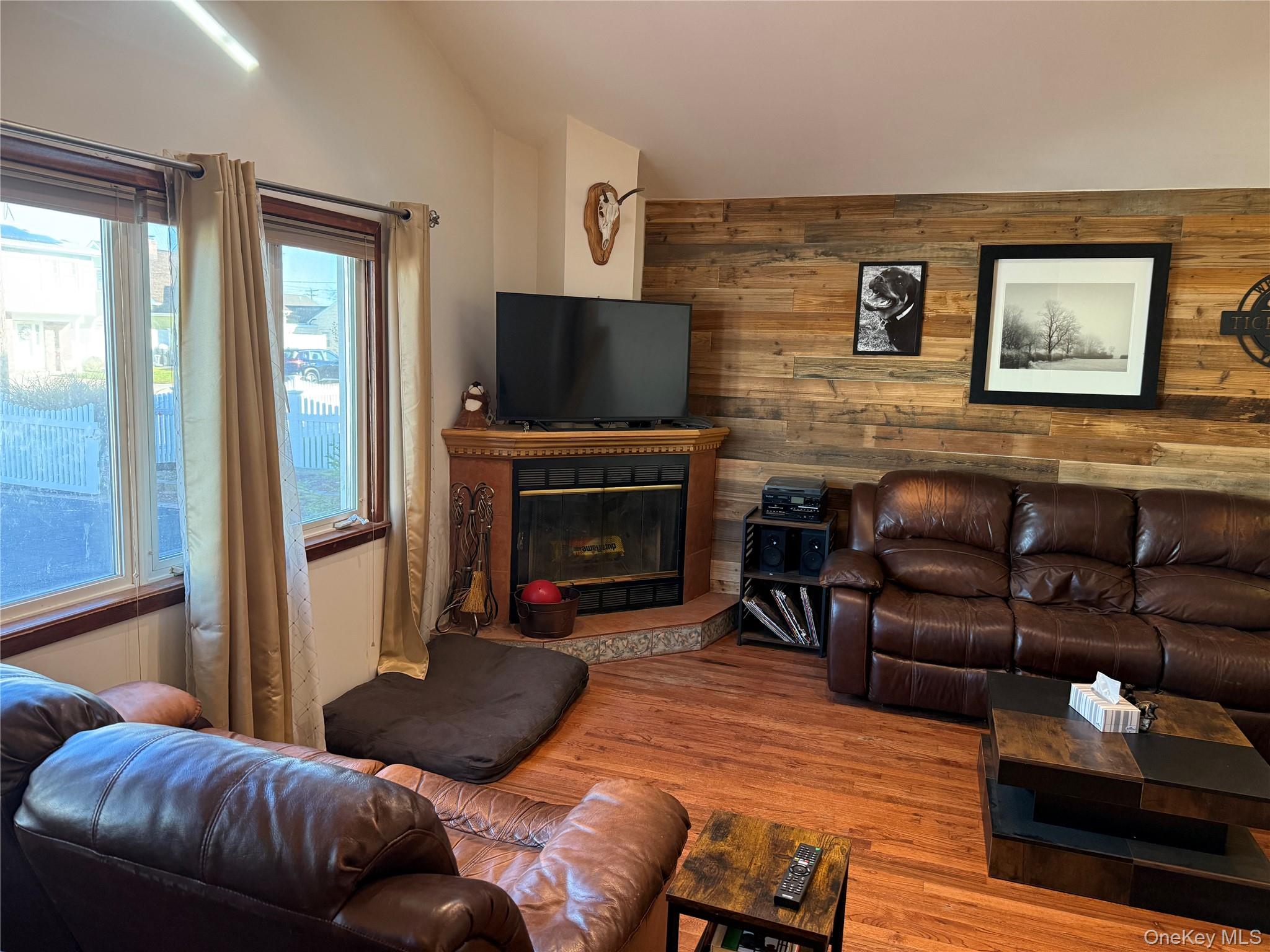 #18 photo, 613 Madison Avenue, Lindenhurst , NY 11757