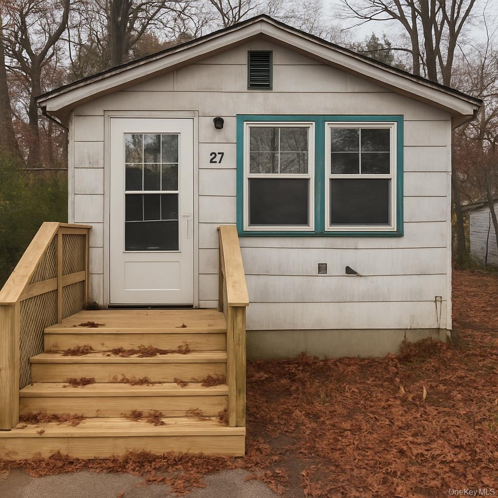 #6 photo, 27 Middle Line Avenue, Medford , NY 11763