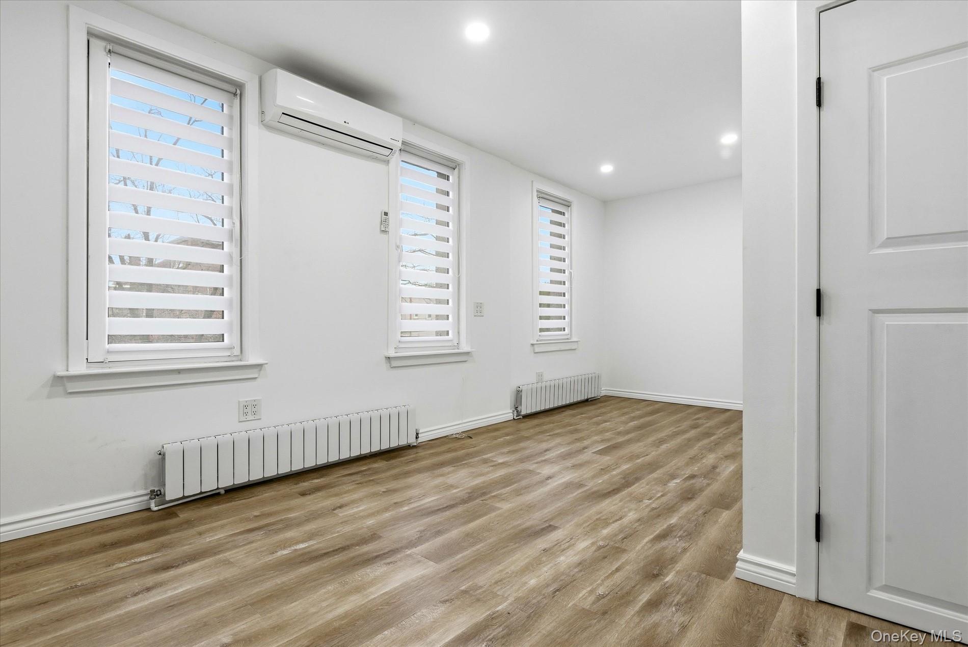 #5 photo, 73-22 67th Road, Middle Village , NY 11379