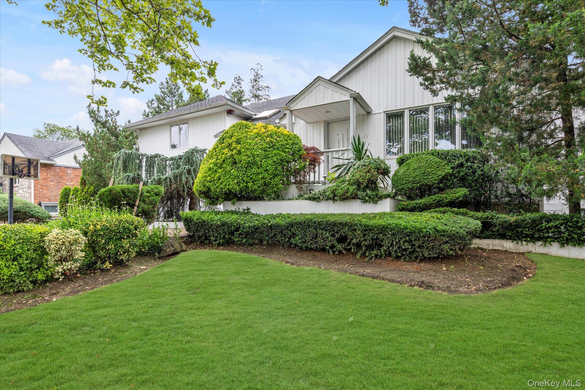 #1 photo, 895 Cherry Lane, מחוז נסאו North Woodmere , NY 11581