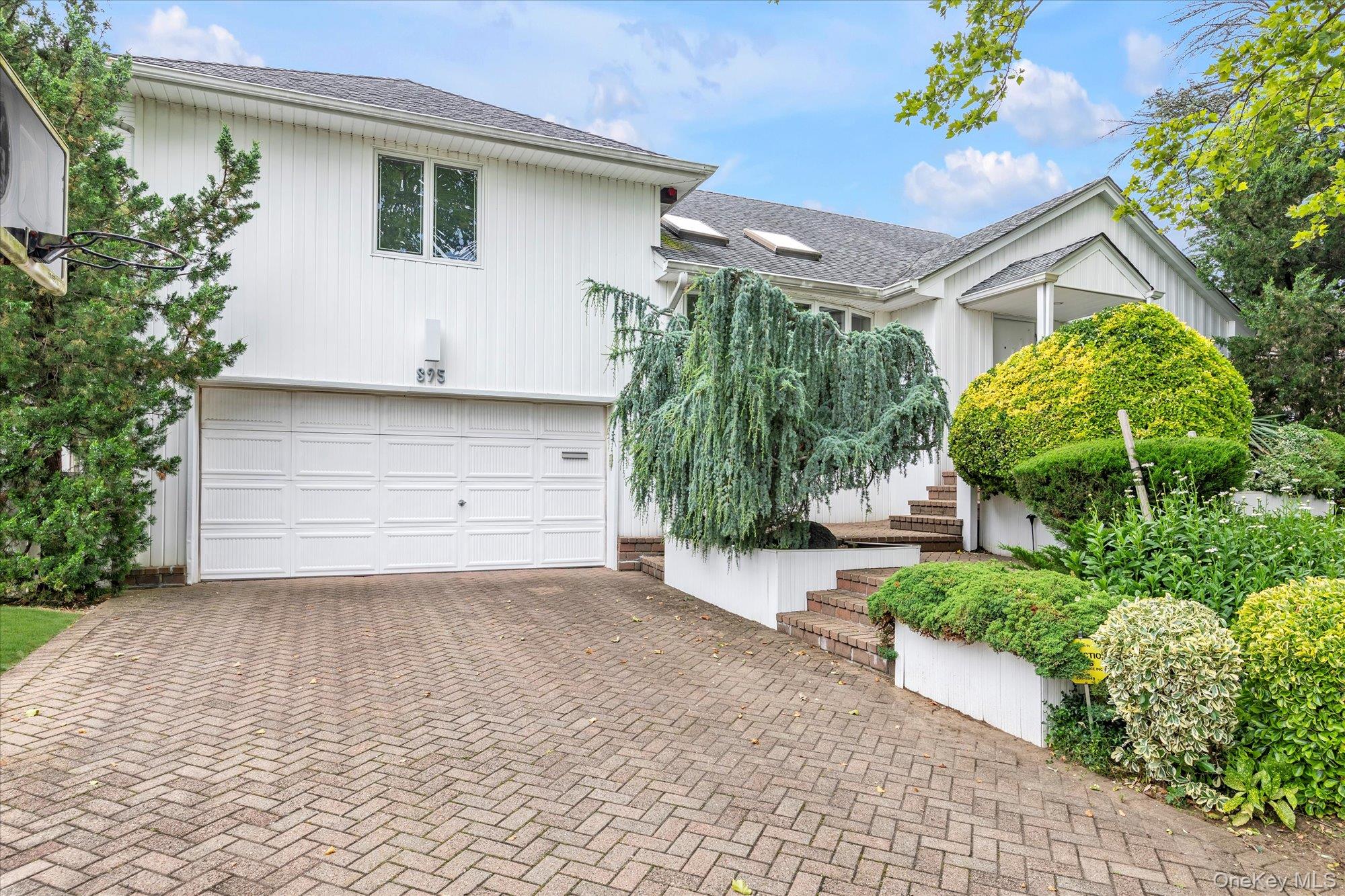 #2 photo, 895 Cherry Lane, מחוז נסאו North Woodmere , NY 11581