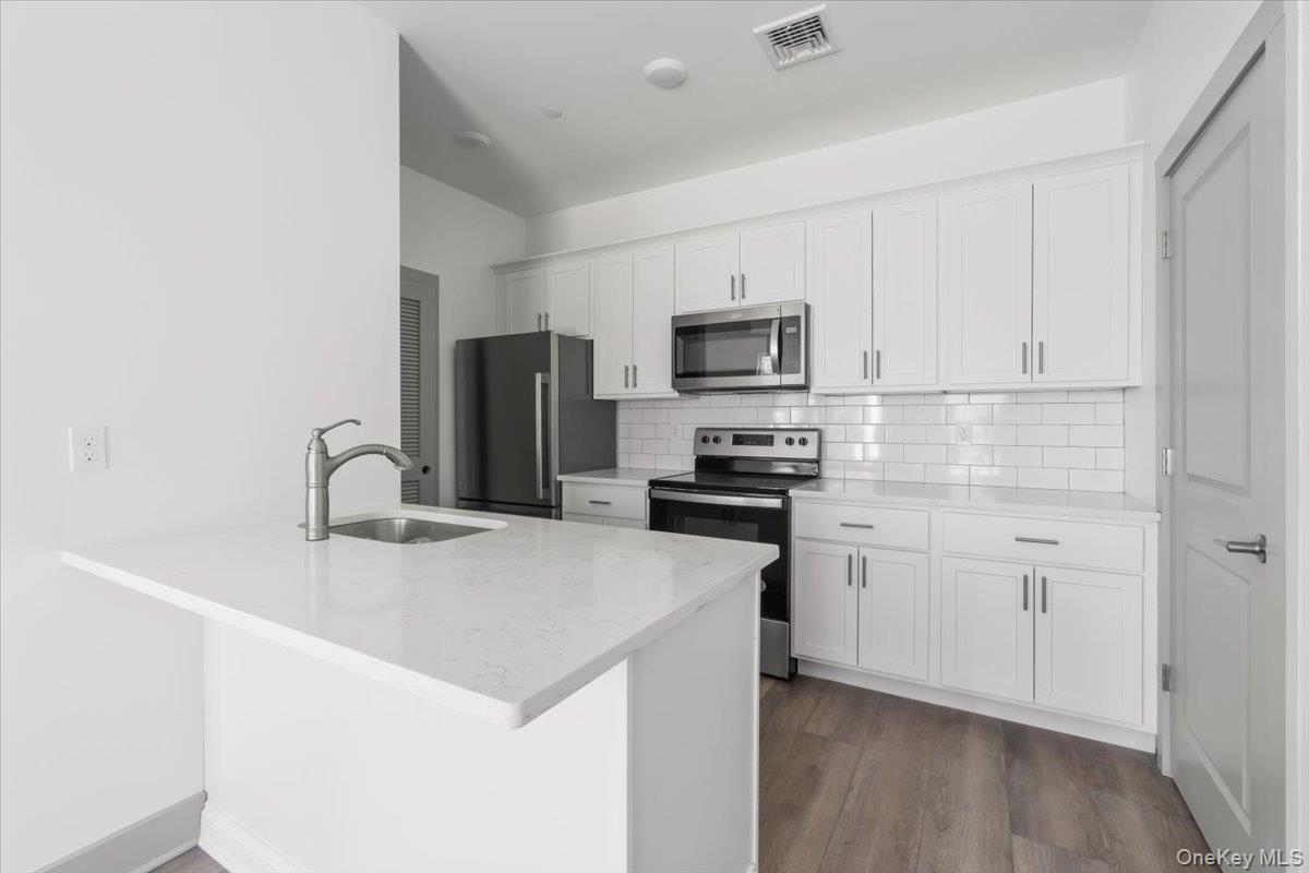 #3 photo, 75 Forester Avenue, Warwick , NY 10990