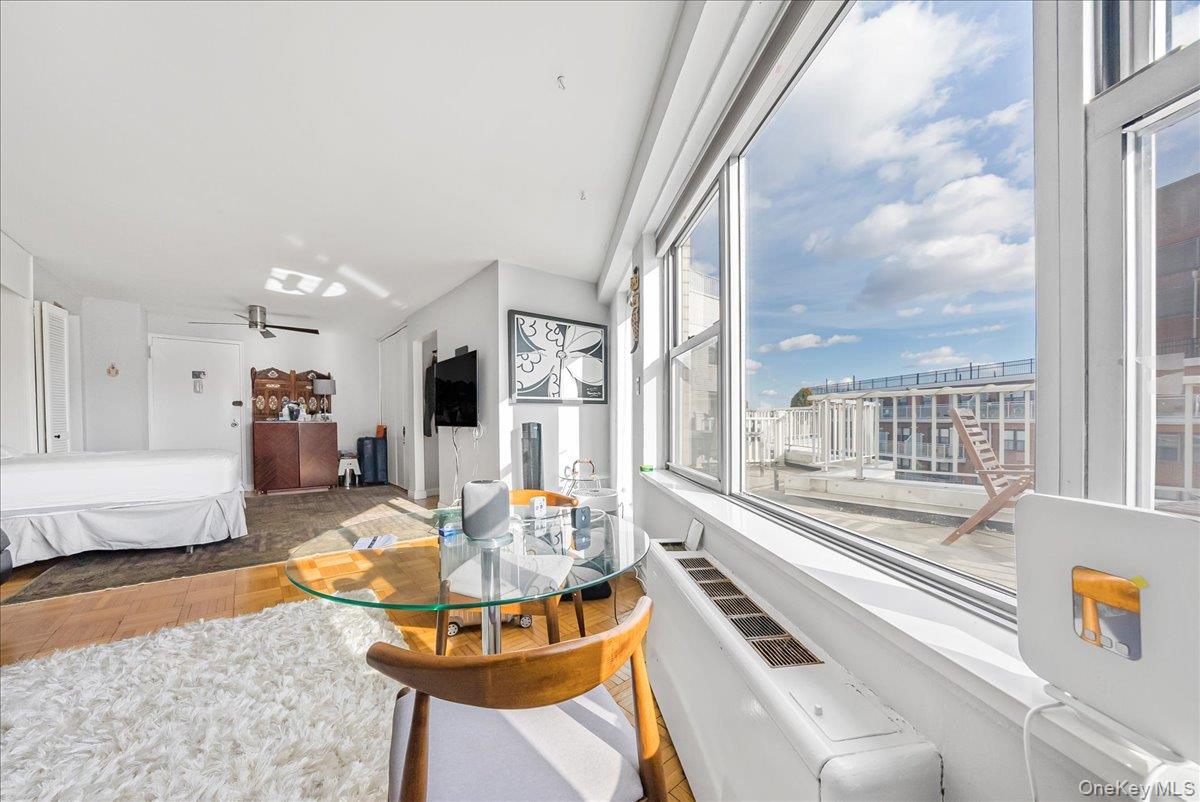 #11 photo, 125-10 Queens Boulevard, קווינס Kew Gardens , NY 11415