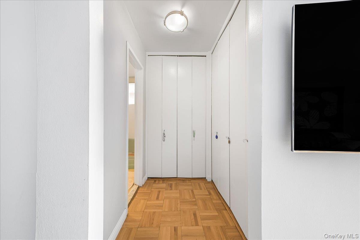 #16 photo, 125-10 Queens Boulevard, קווינס Kew Gardens , NY 11415