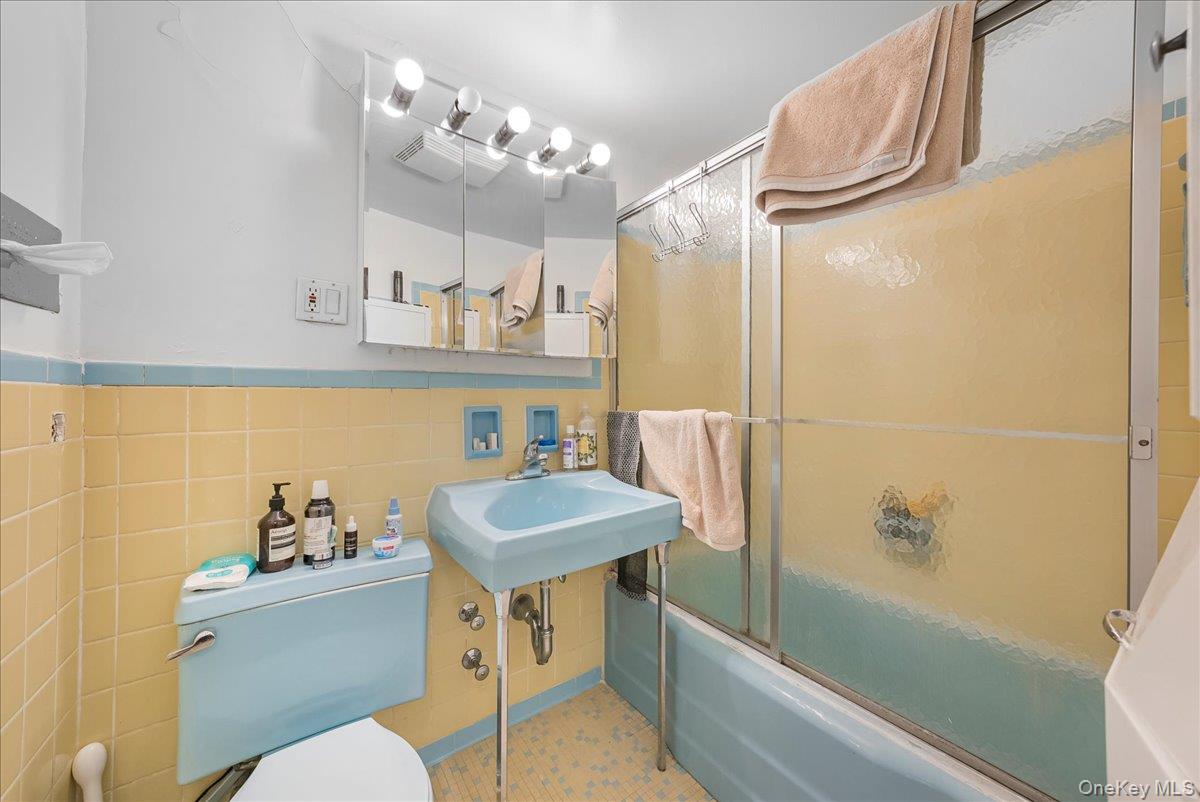 #17 photo, 125-10 Queens Boulevard, קווינס Kew Gardens , NY 11415