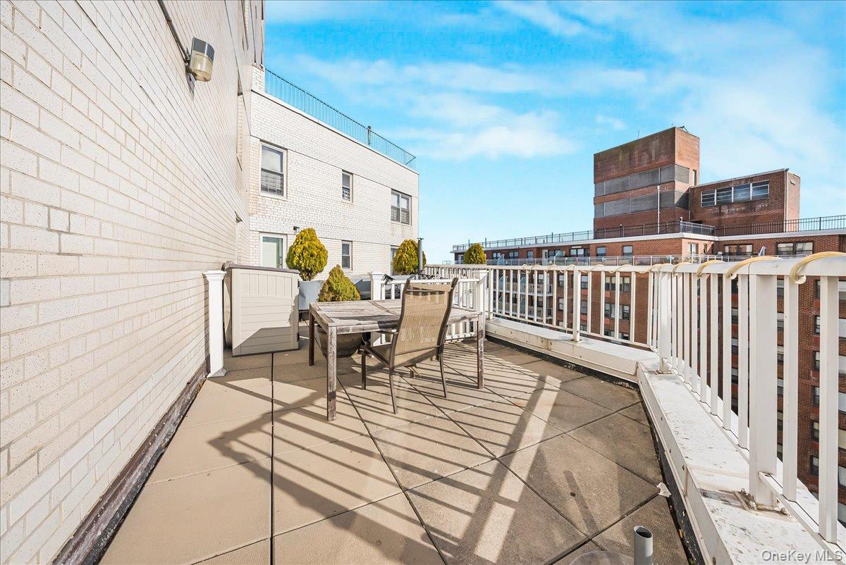 #19 photo, 125-10 Queens Boulevard, קווינס Kew Gardens , NY 11415