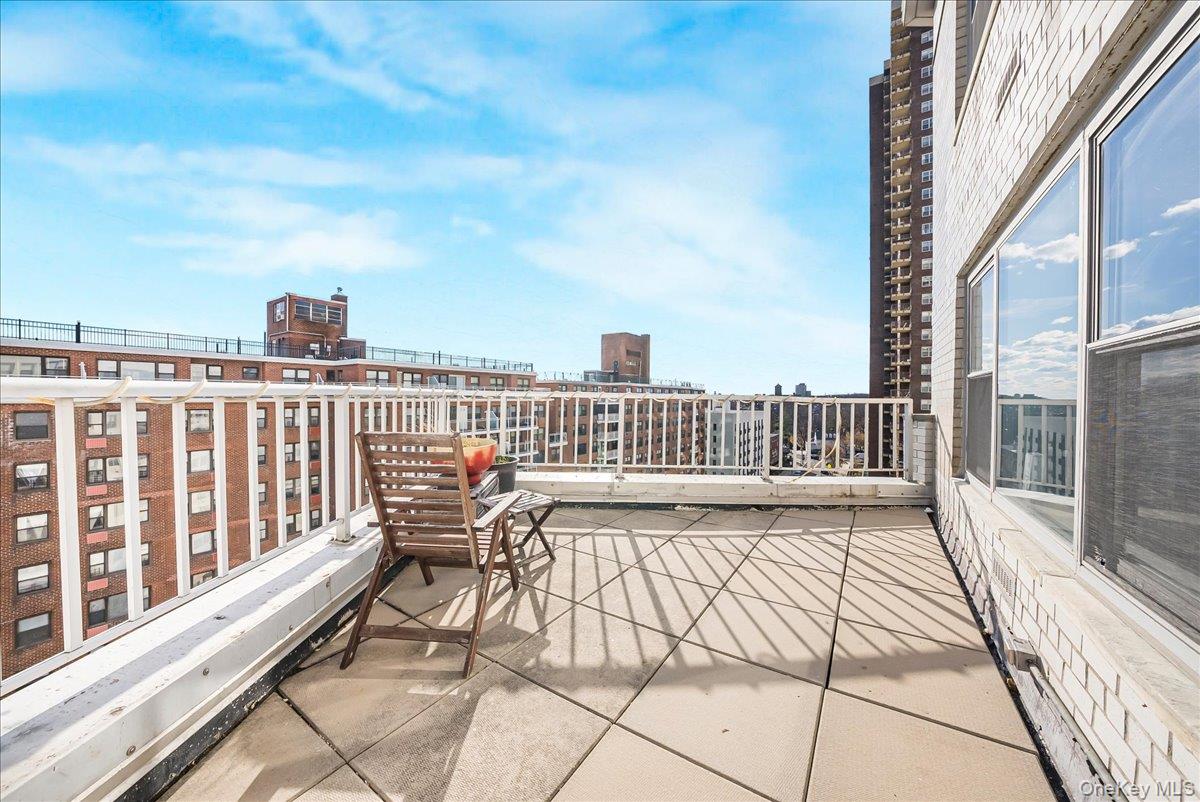 #20 photo, 125-10 Queens Boulevard, קווינס Kew Gardens , NY 11415