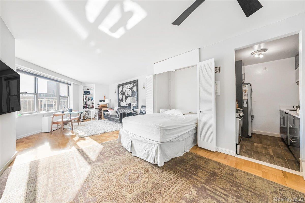 #8 photo, 125-10 Queens Boulevard, קווינס Kew Gardens , NY 11415