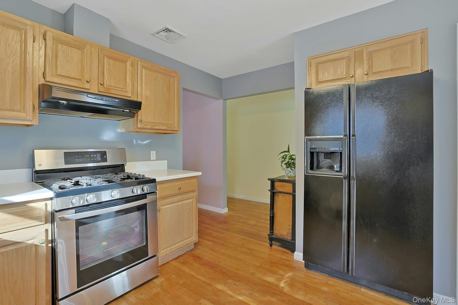 #11 photo, 71 Holland Avenue, White Plains , NY 10603