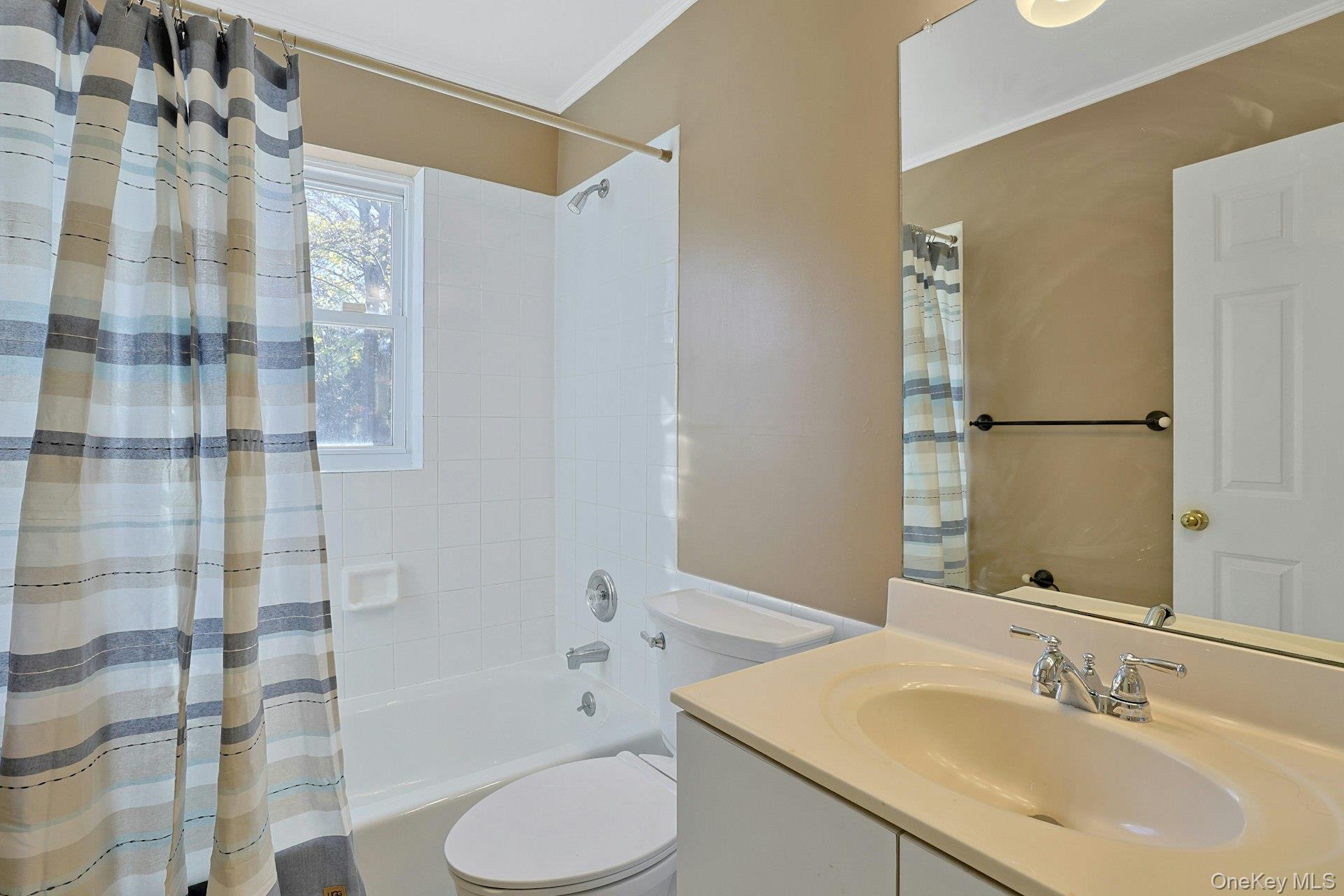 #14 photo, 71 Holland Avenue, White Plains , NY 10603