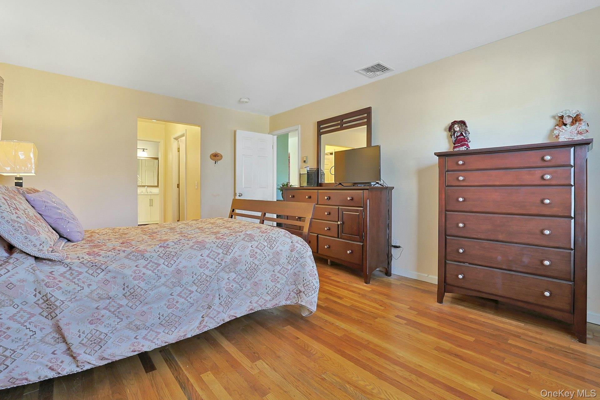 #18 photo, 71 Holland Avenue, White Plains , NY 10603