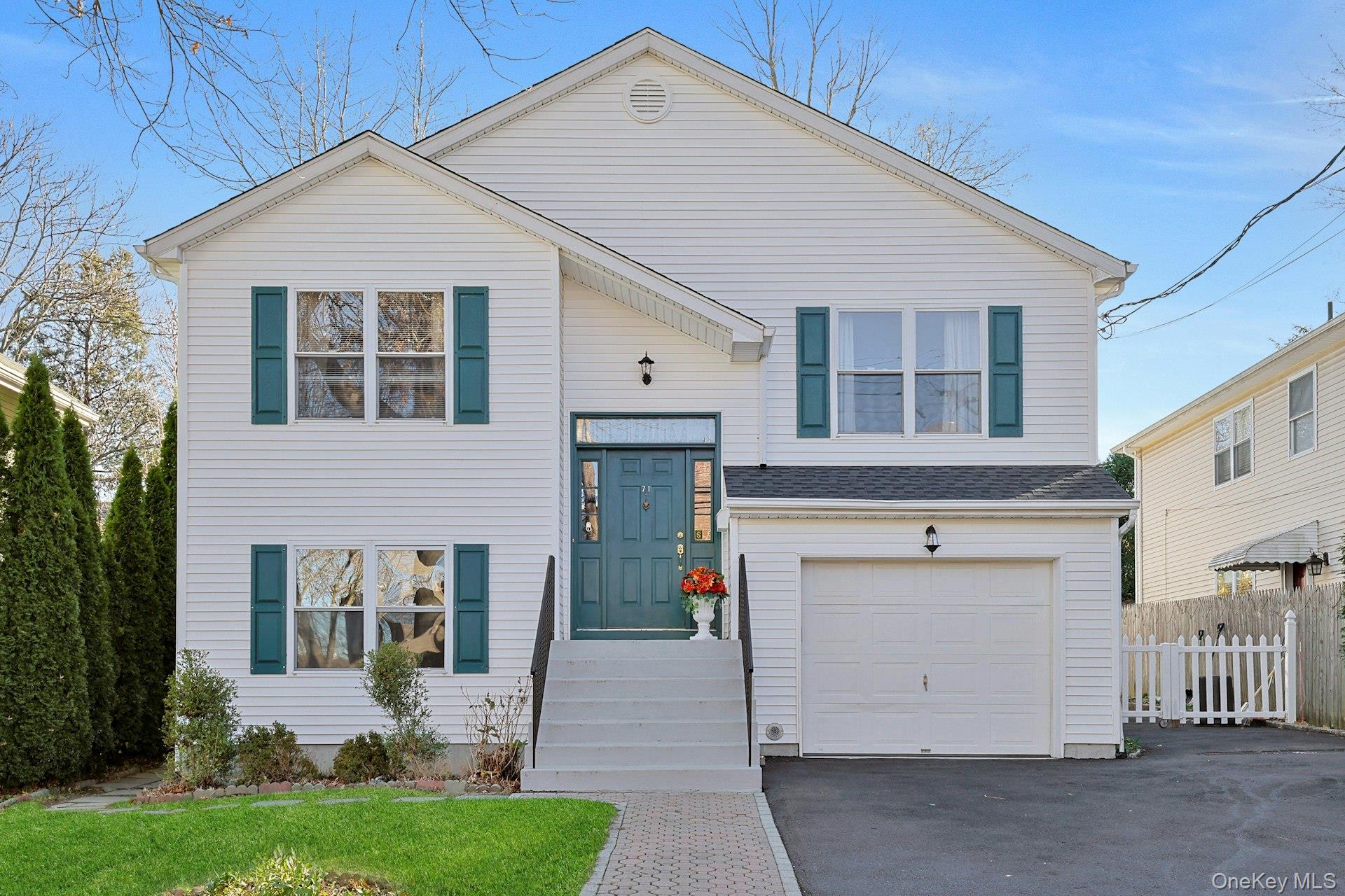 #2 photo, 71 Holland Avenue, White Plains , NY 10603