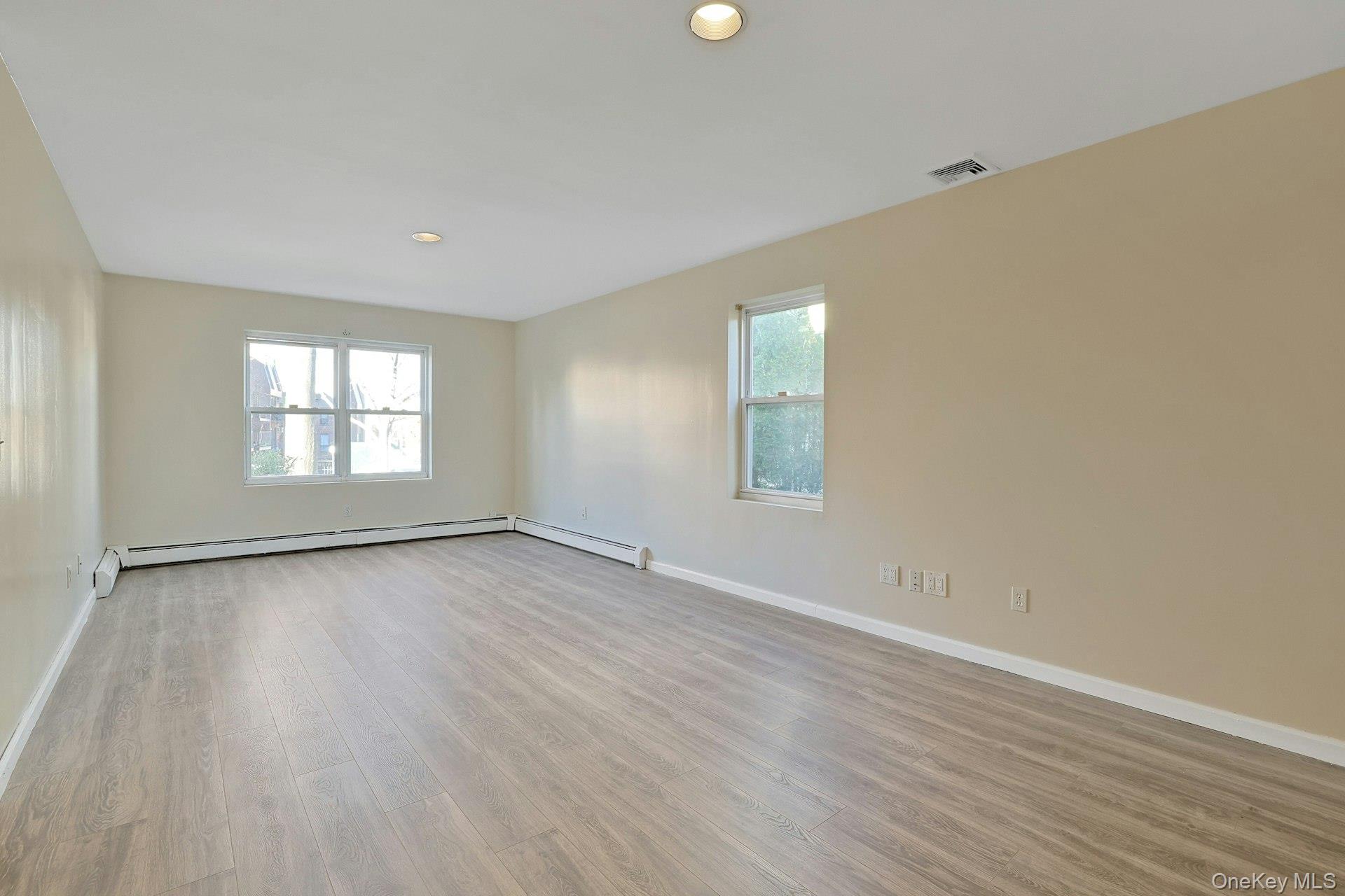 #20 photo, 71 Holland Avenue, White Plains , NY 10603