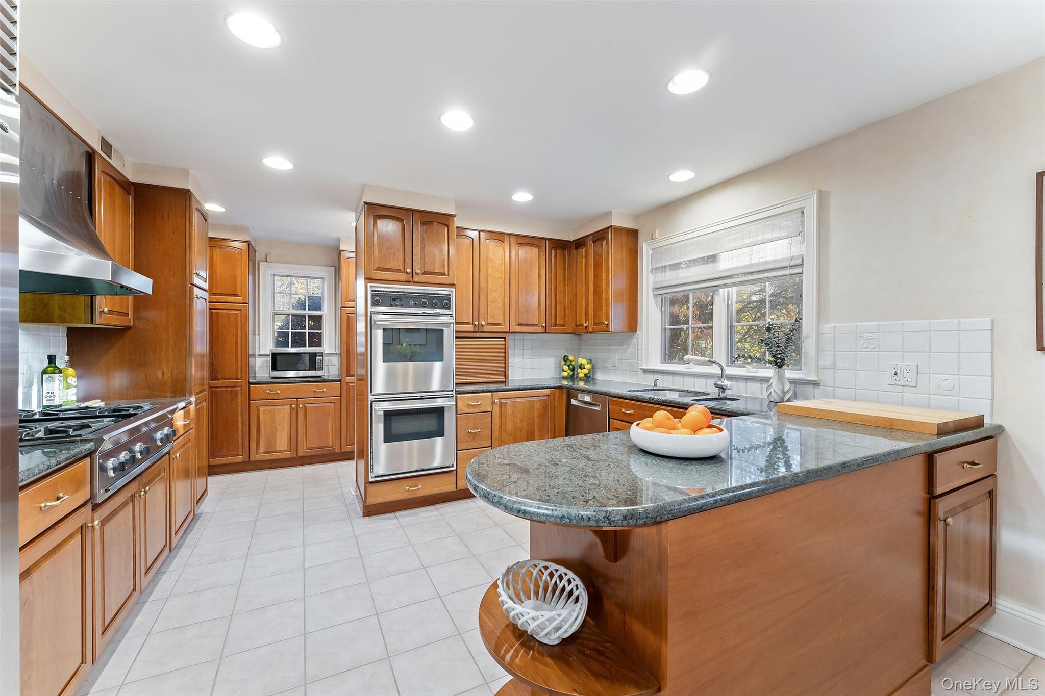 #11 photo, 24 Olmsted Road, 纽约州 Scarsdale , NY 10583