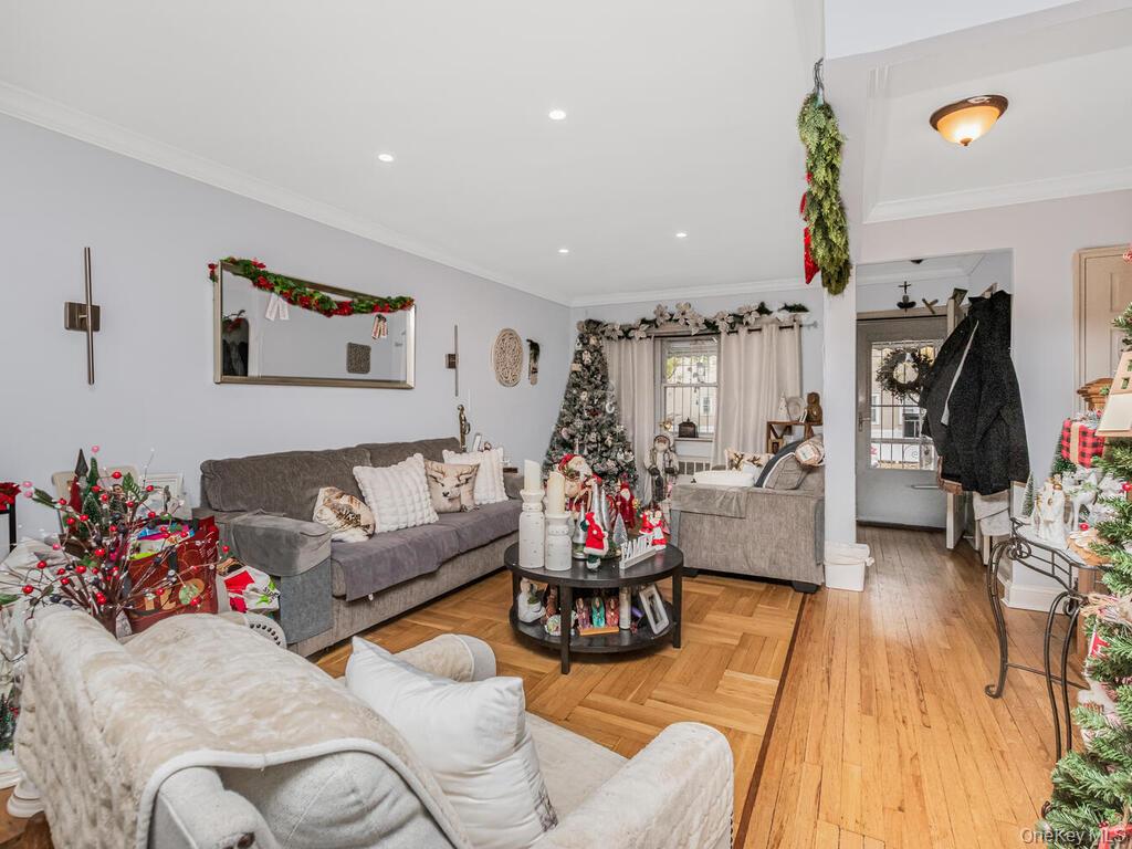 #4 photo, 1918 Pitman Avenue, 브롱크스 Bronx , NY 10466