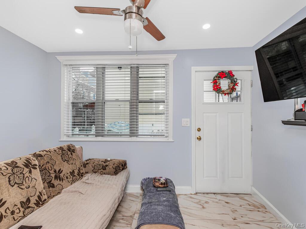 #9 photo, 1918 Pitman Avenue, 브롱크스 Bronx , NY 10466