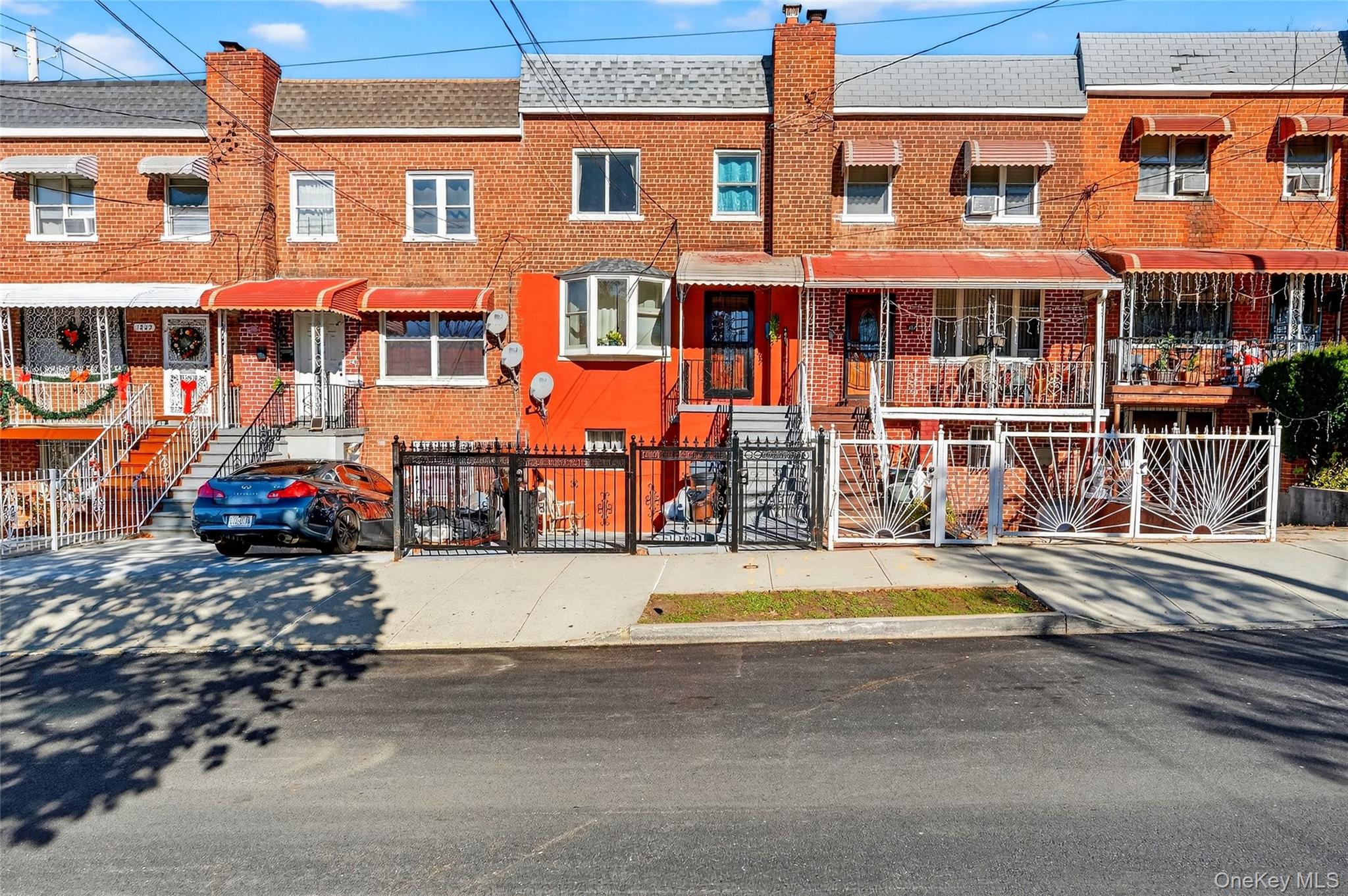 #1 photo, 1007 E 215th Street, 브롱크스 Bronx , NY 10469