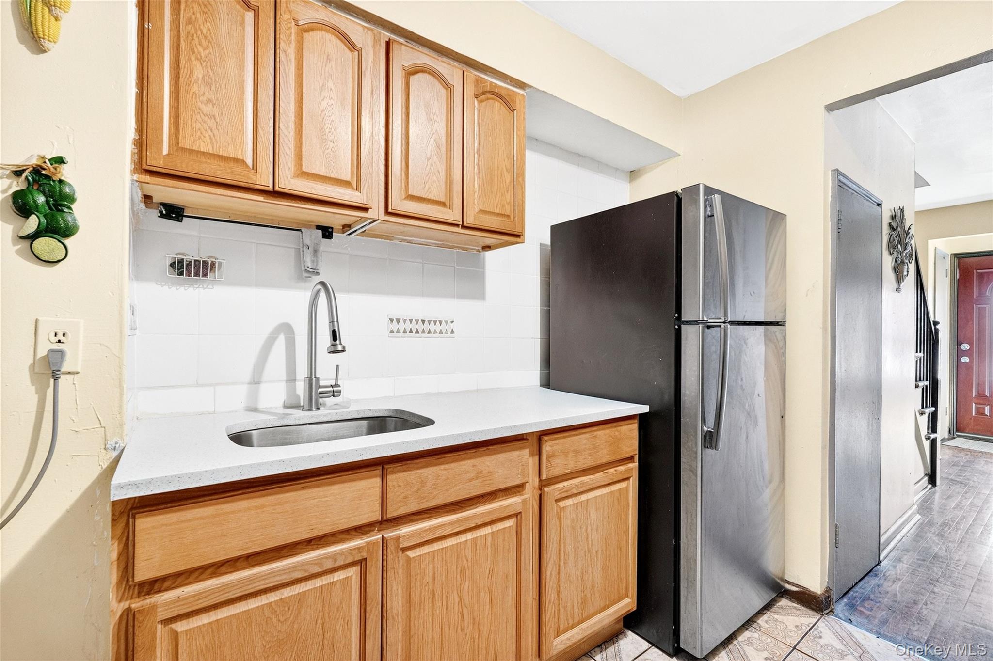 #10 photo, 1007 E 215th Street, 브롱크스 Bronx , NY 10469