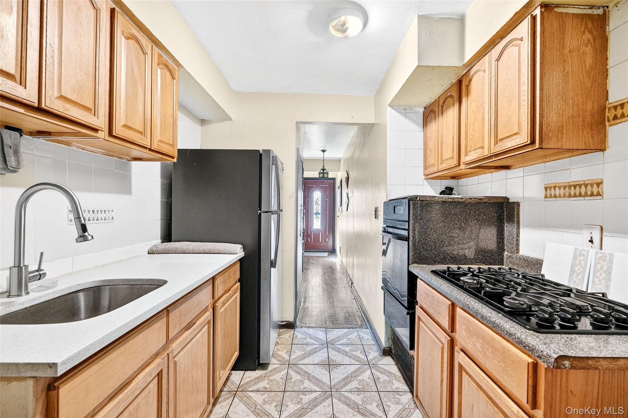 #11 photo, 1007 E 215th Street, 브롱크스 Bronx , NY 10469