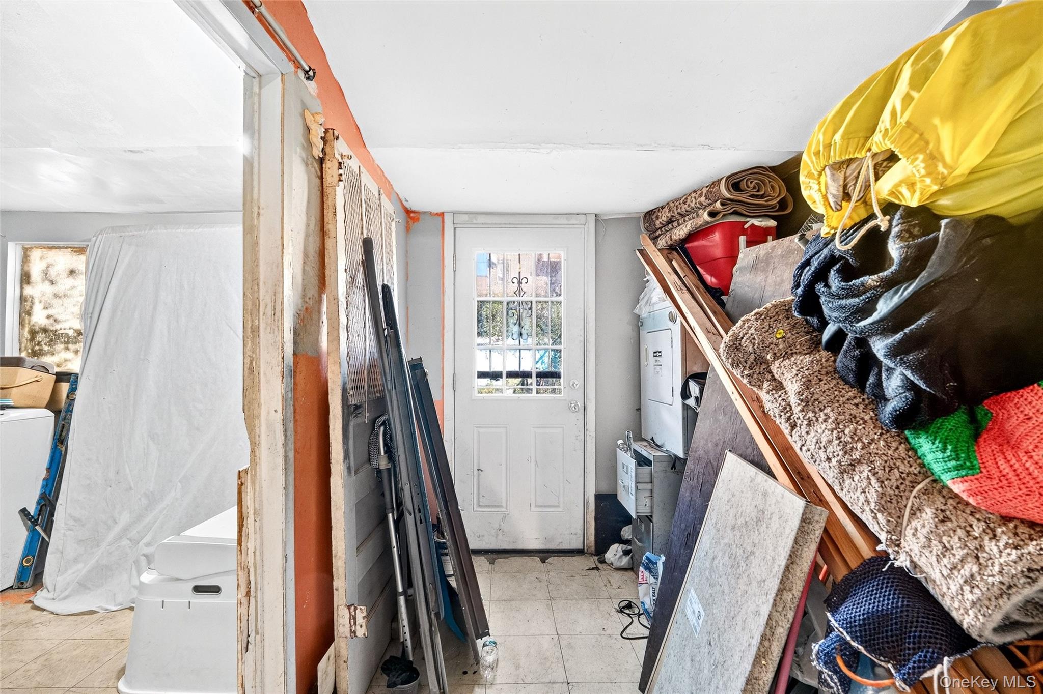 #13 photo, 1007 E 215th Street, 브롱크스 Bronx , NY 10469